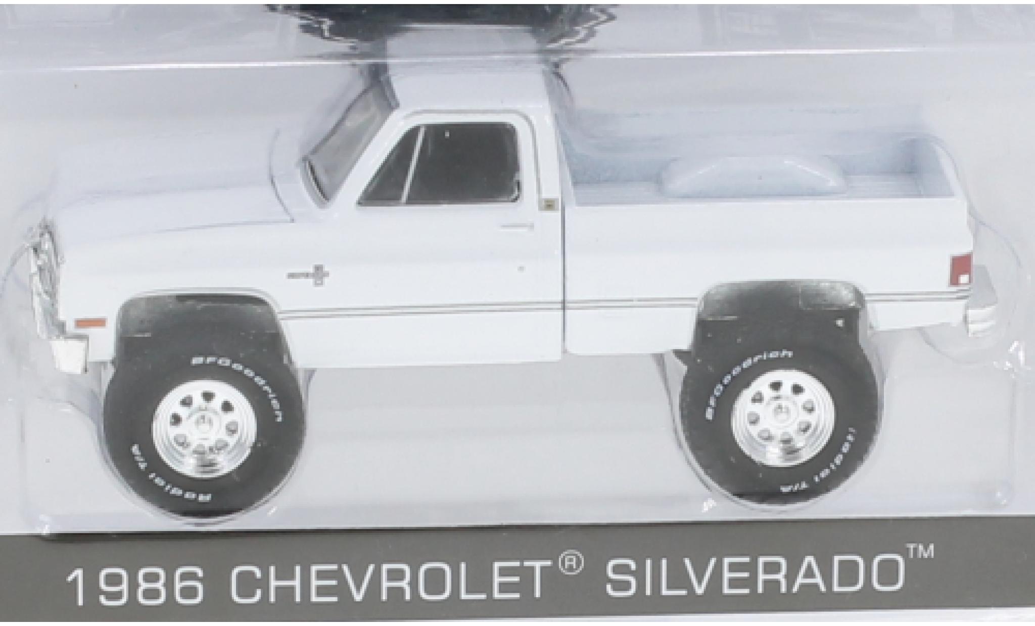 Chevrolet Silverado 1/64 Greenlight Squarebody bianco 1986 modellino in miniatura