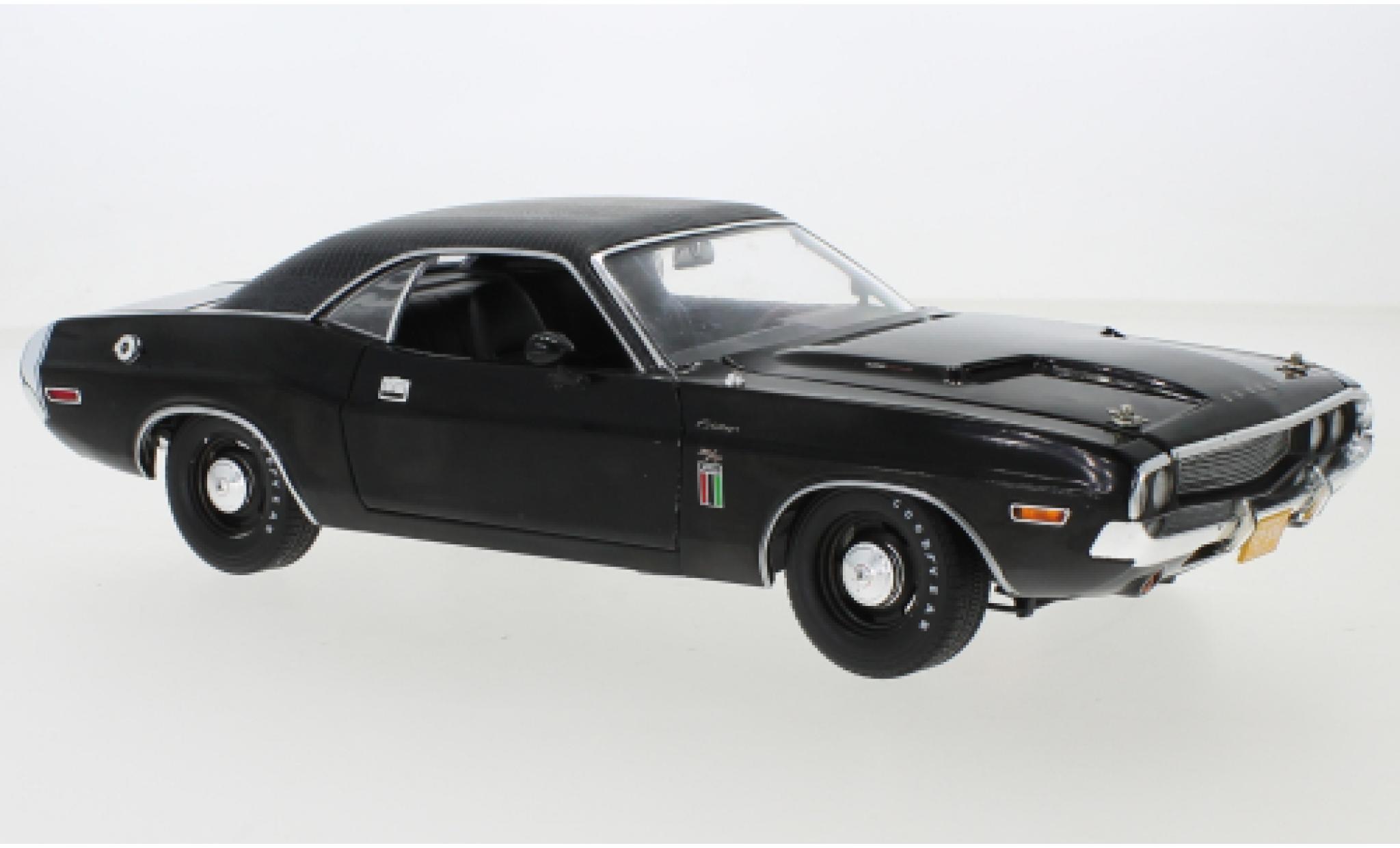 Dodge Challenger 1/18 Greenlight R/T The Black Ghost 1970 modellino in miniatura