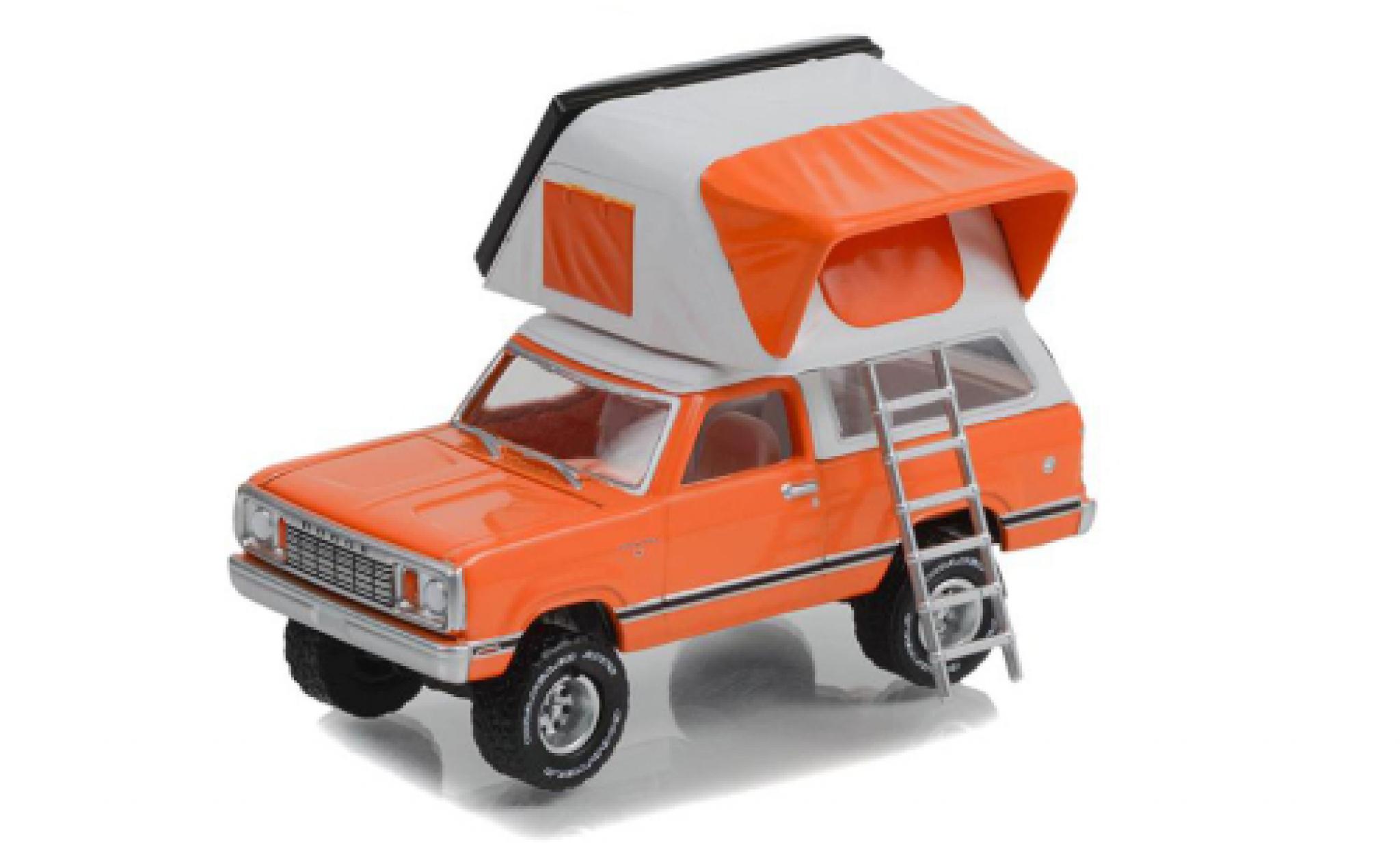 Dodge RAM 1/64 Greenlight Ramcharger SE orange/bianco 1977 modellino in miniatura