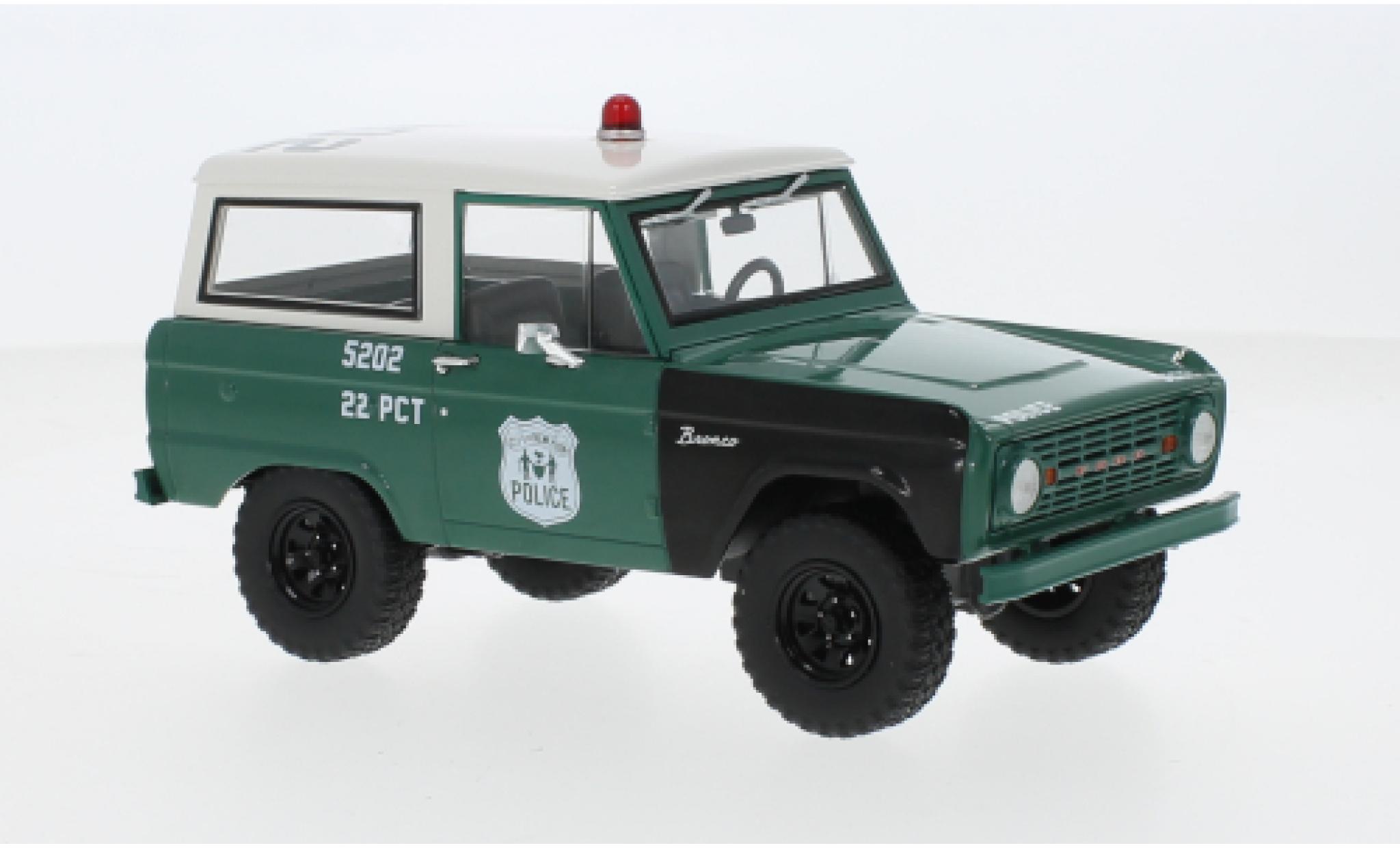 Ford Bronco 1/24 Greenlight NYPD - Nouveau York City Police Departement 1967 modellino in miniatura