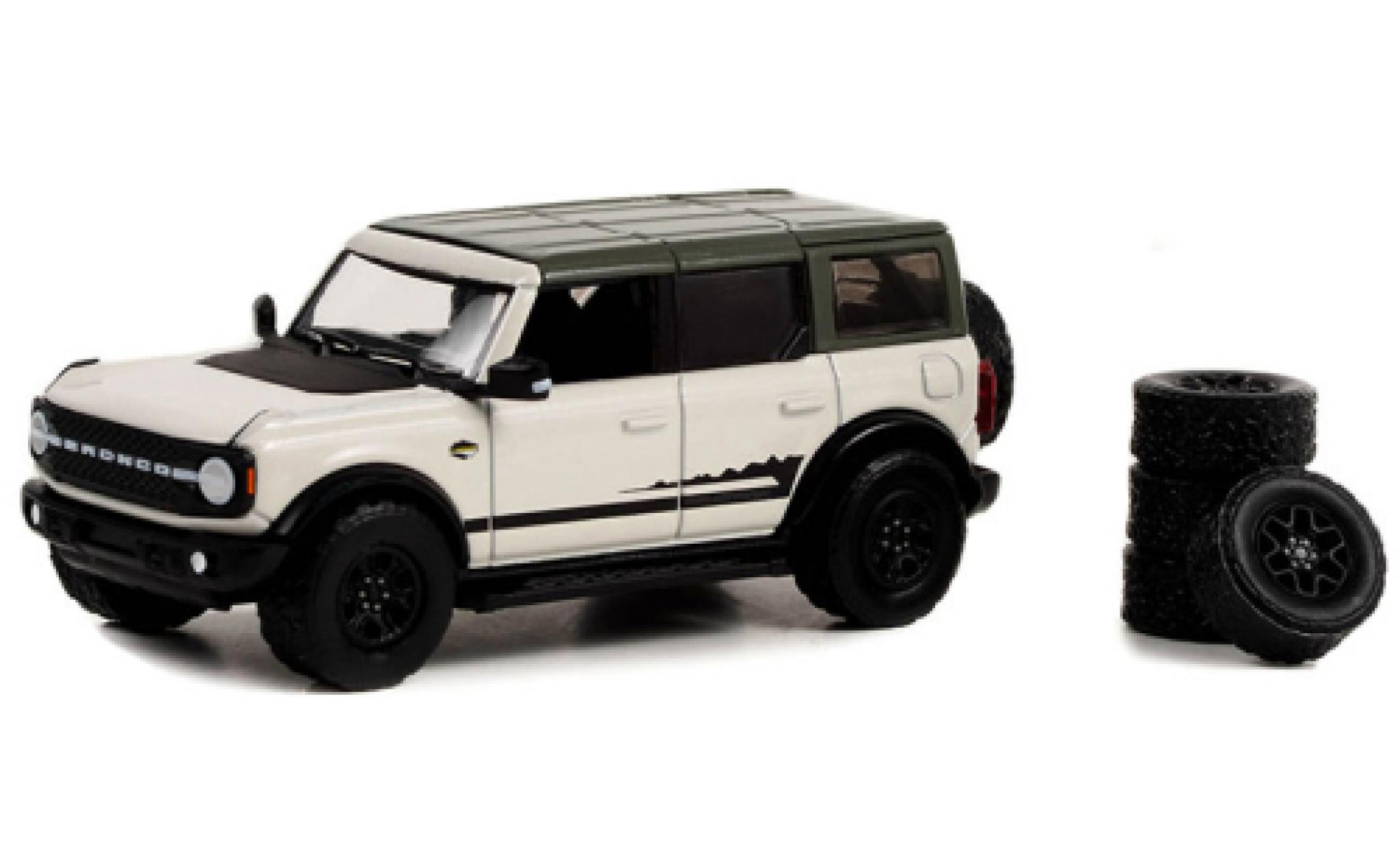 Ford Bronco 1/64 Greenlight Wildtrak bianco/nero 2021 modellino in miniatura