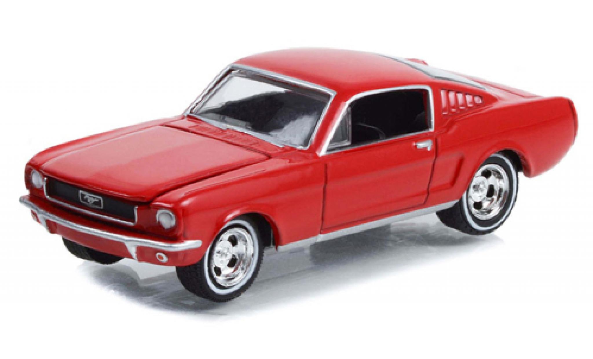 Ford Mustang 1/64 Greenlight Fastback 2+2 rosso Fall Guy Stuntman Association 1966 modellino in miniatura