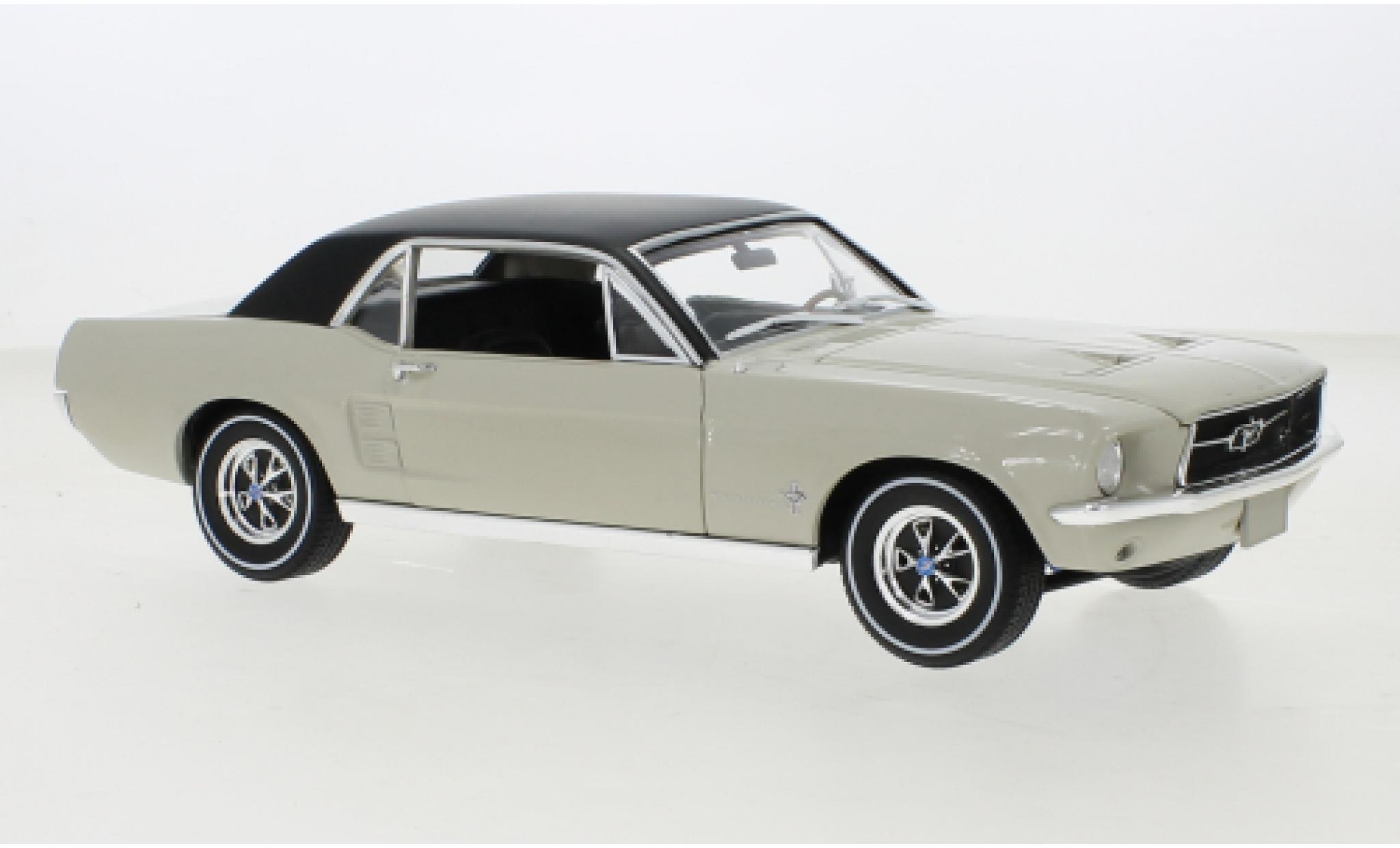 Ford Mustang 1/18 Greenlight grigio/nero 1967 modellino in miniatura