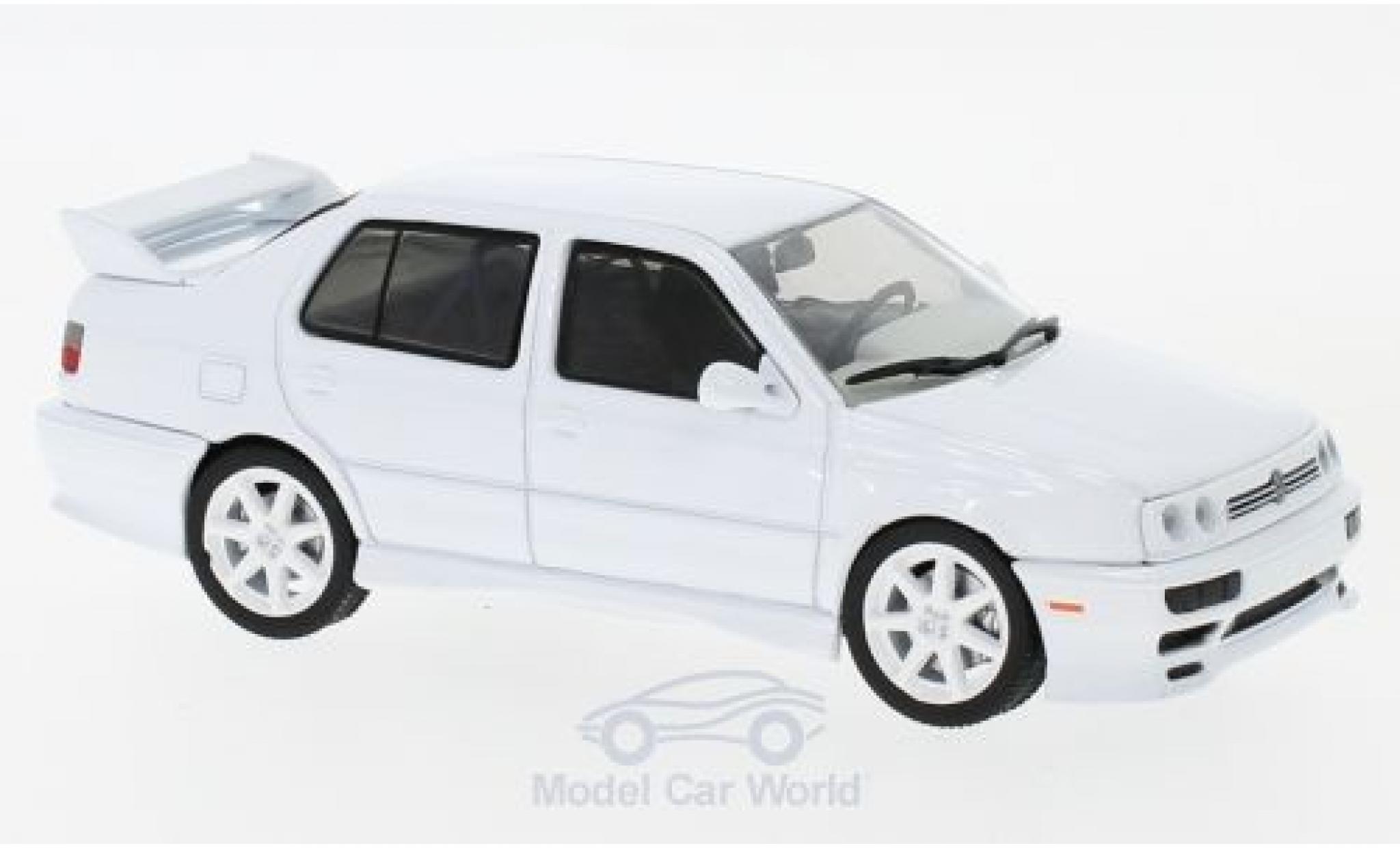 Volkswagen Jetta 1/43 Greenlight A3 bianco 1995 modellino in miniatura