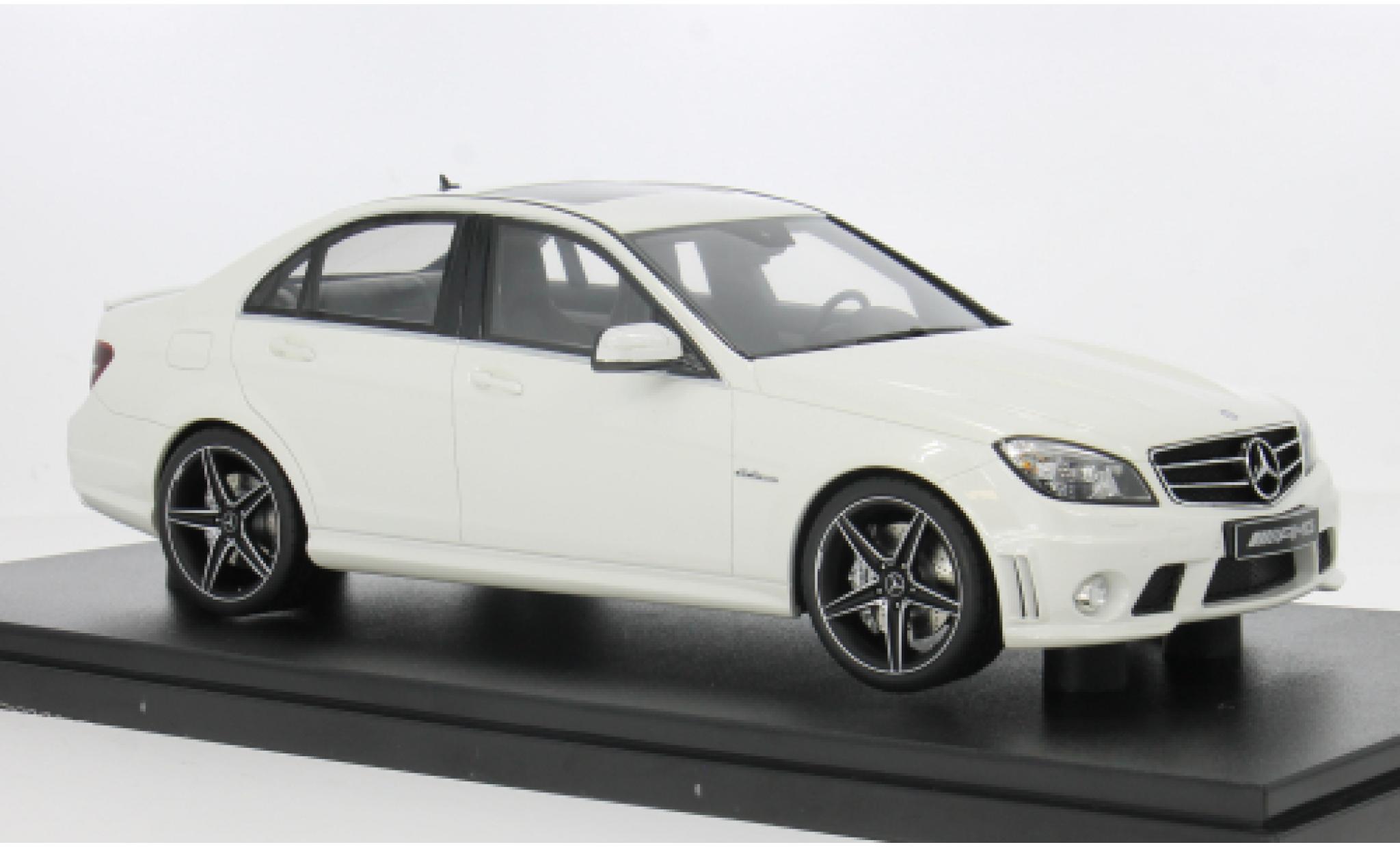 Mercedes Classe C GT Spirit C63 AMG weiss 2007 1:18 modellino in miniatura