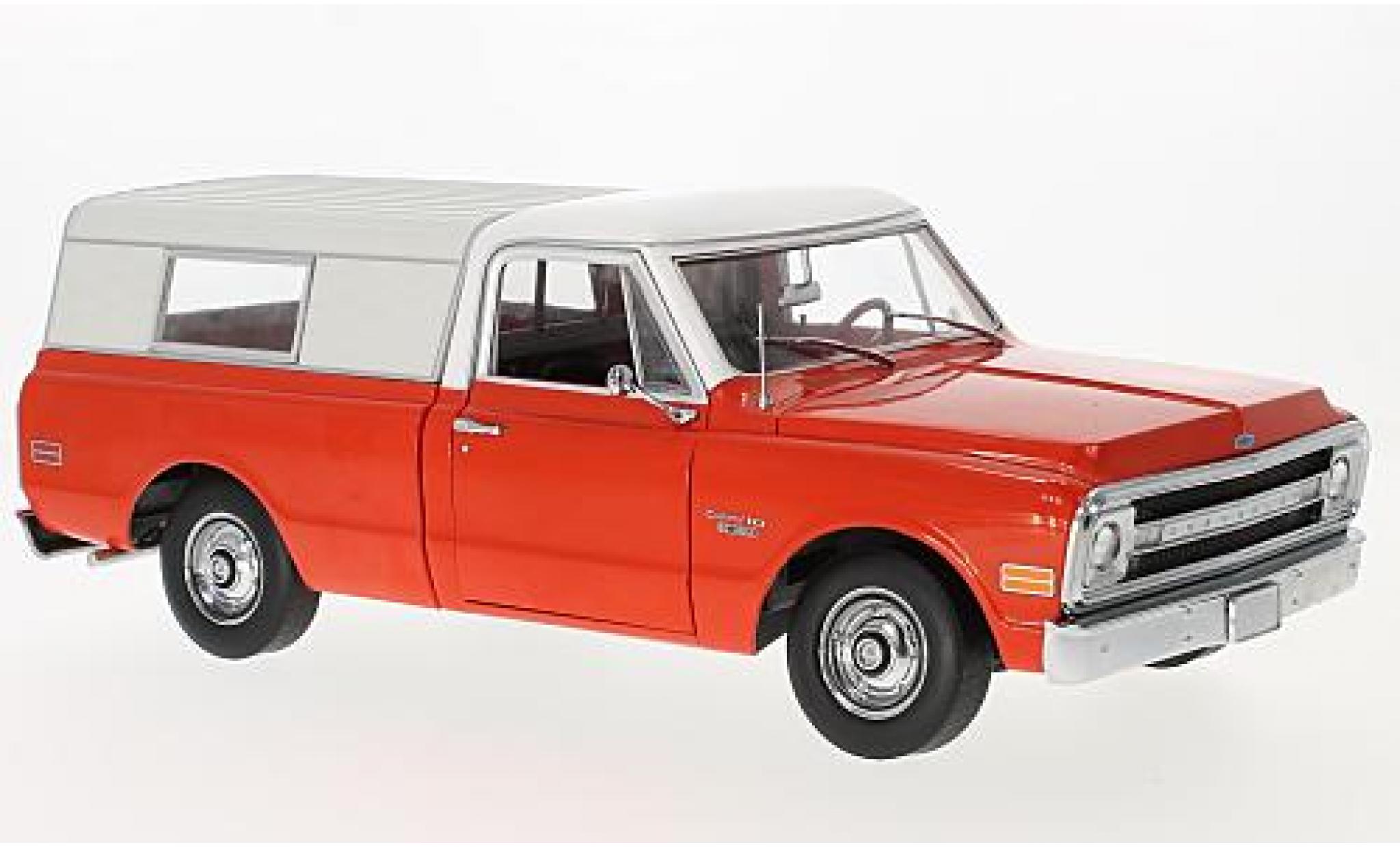 Chevrolet C-10 1/18 Highway 61 Pick Up rosso/bianco 1970 with Camper S modellino in miniatura