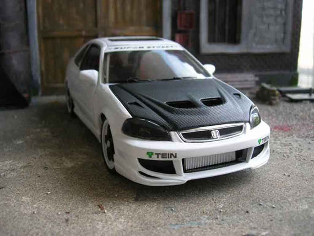 Honda Civic 1/18 Hot Wheels ek si jdm coupe tuning modellino in miniatura