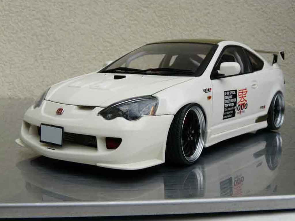 Honda Integra Type R 1/18 Autoart DC5 Type R jun tuning modellino in miniatura