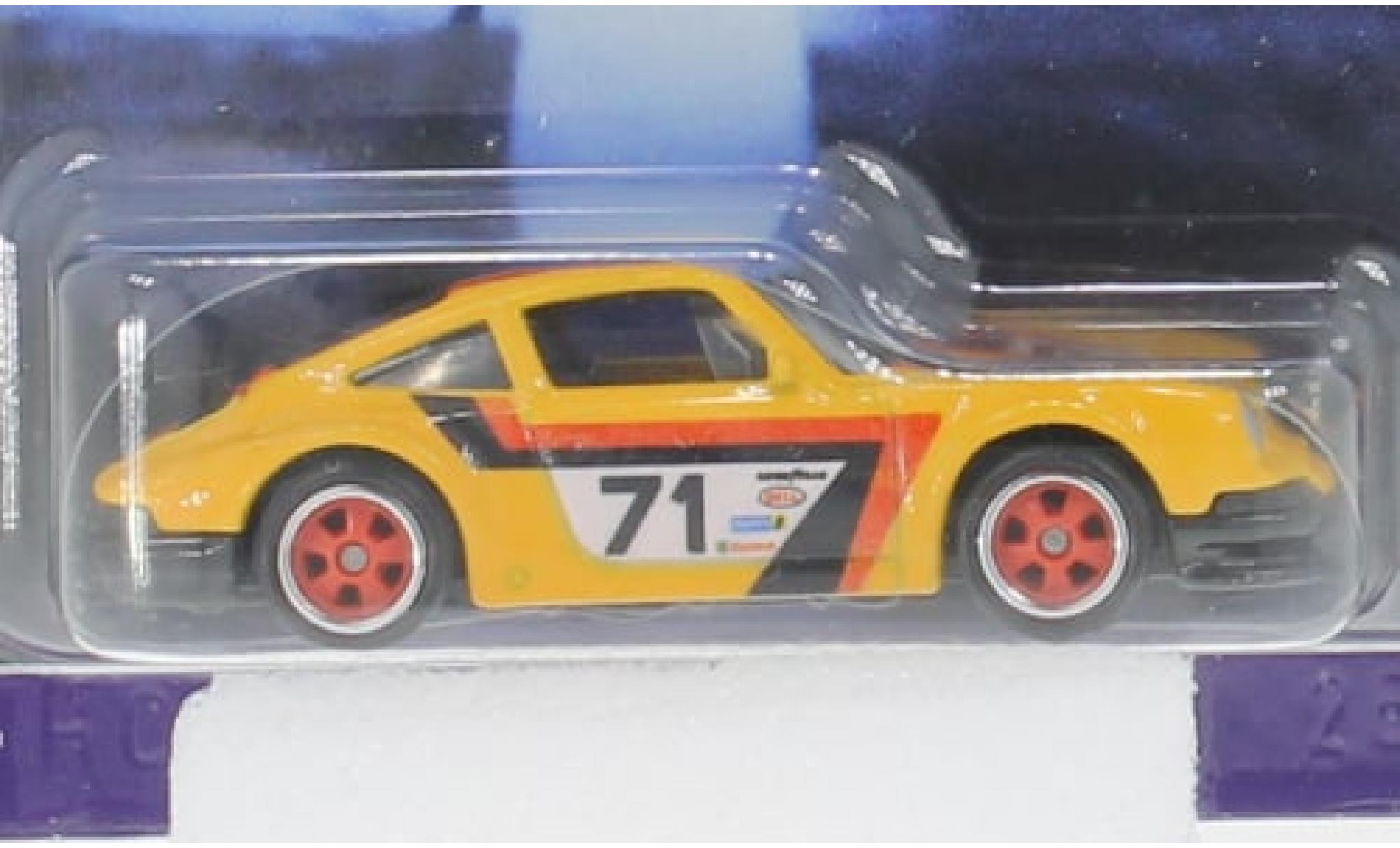 Porsche 911 1/64 Hot Wheels Premium gelb 1971 1:64 modellino in miniatura