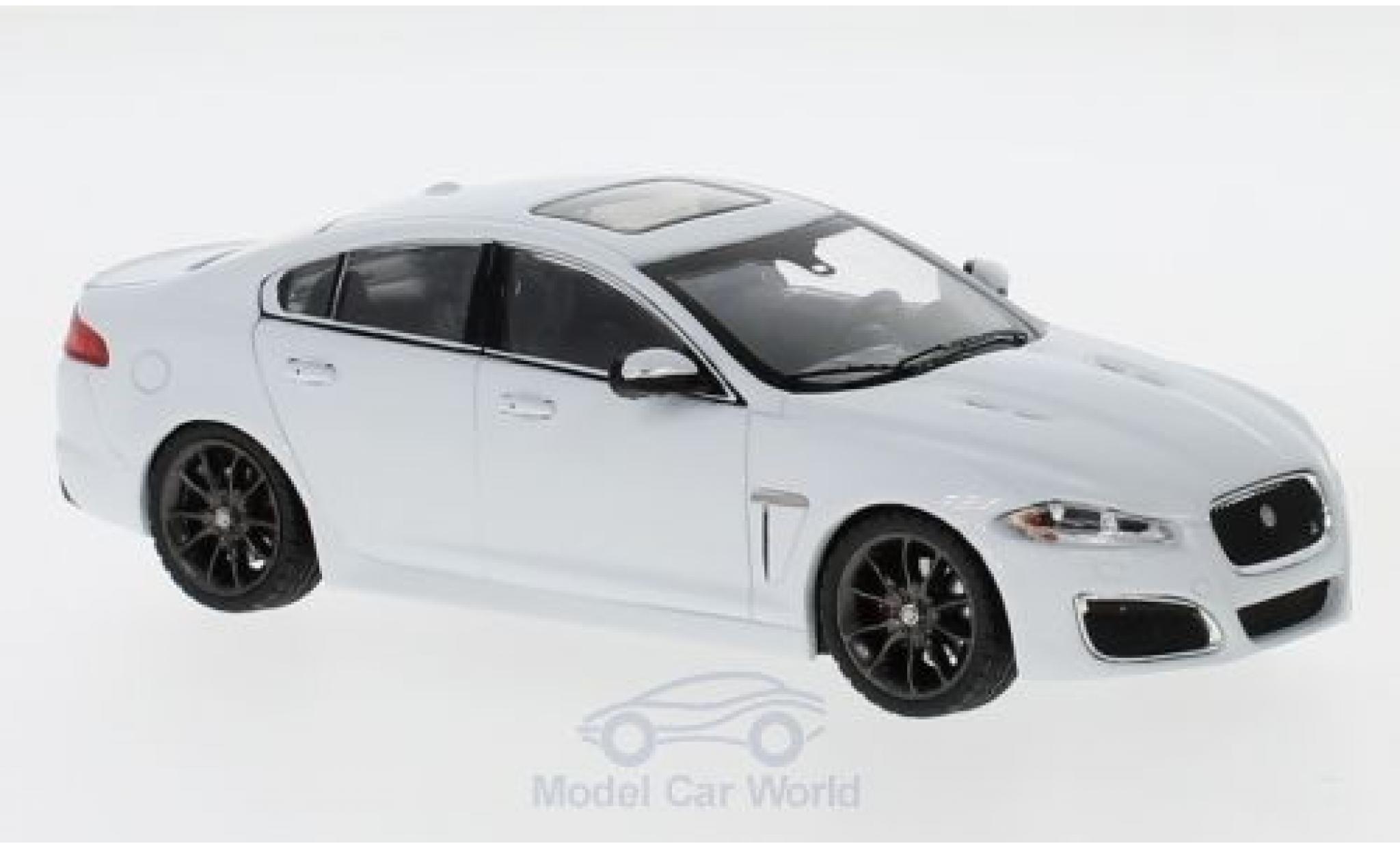 Jaguar XF R 1/43 IXO R bianco modellino in miniatura