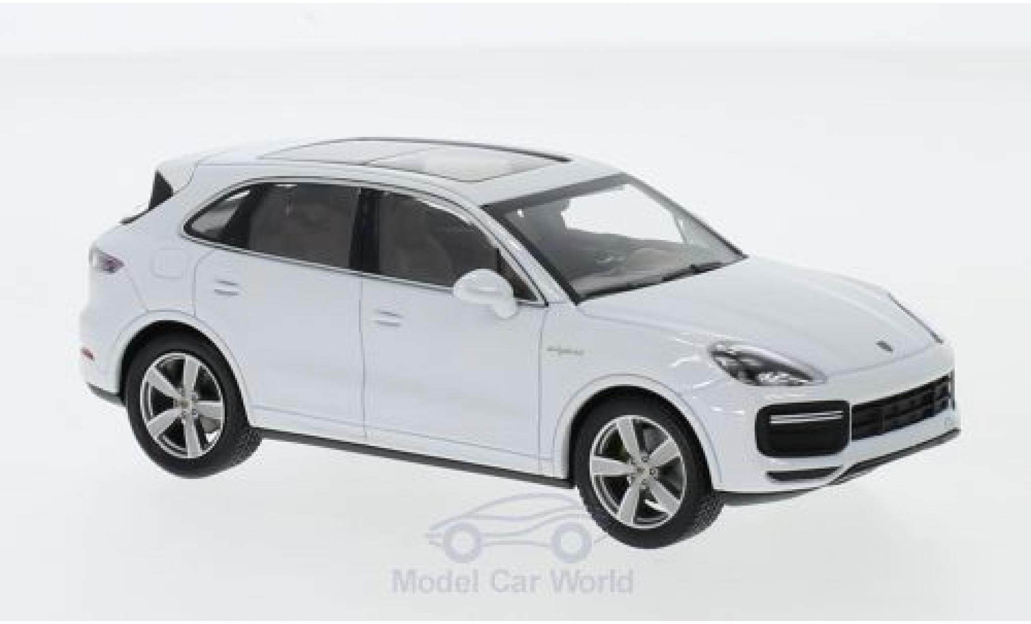 Porsche Cayenne Turbo S 1/43 Minichamps Turbo S e-hybrid bianco 2019 modellino in miniatura
