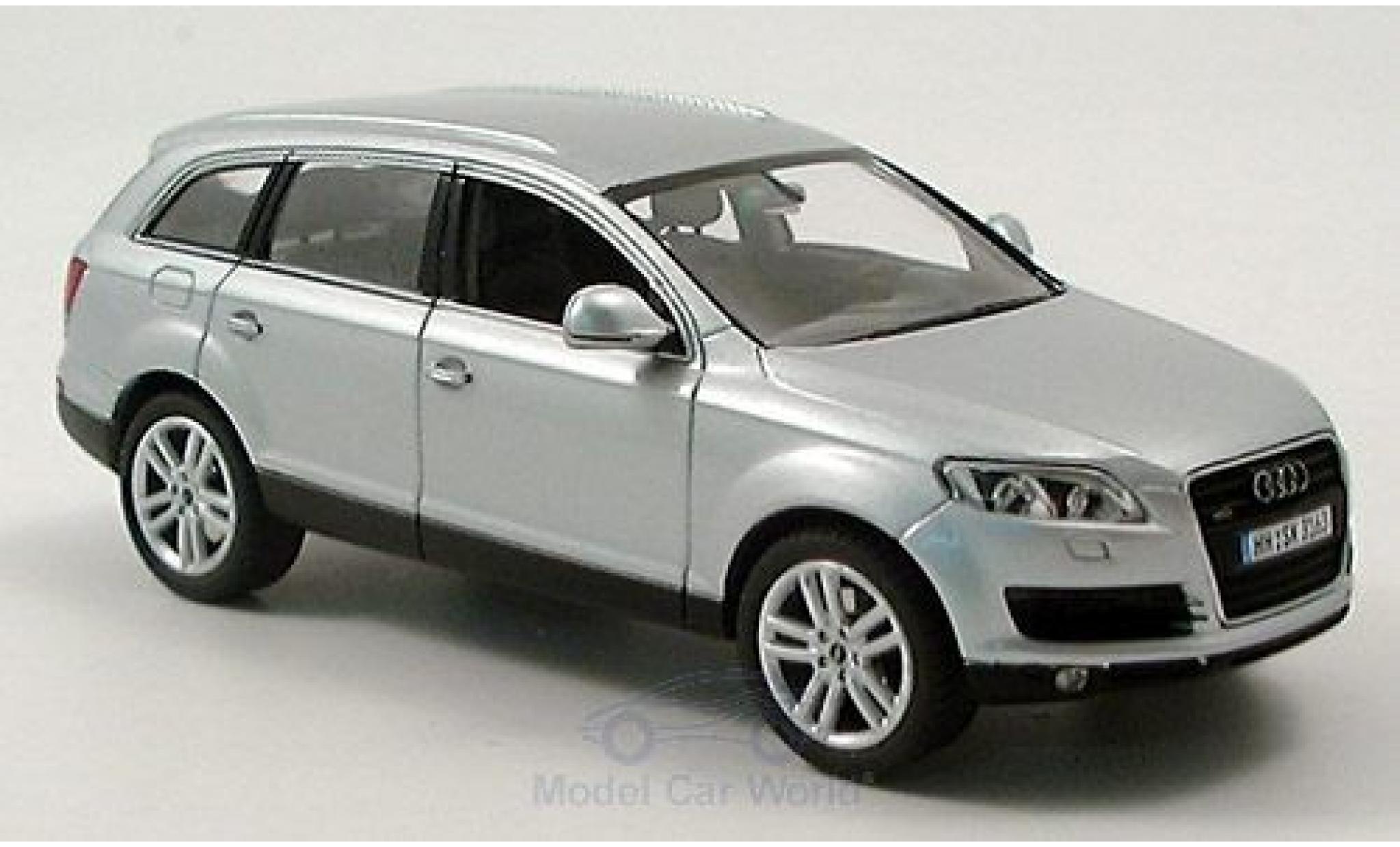 Audi Q7 1/43 Schuco grigio modellino in miniatura