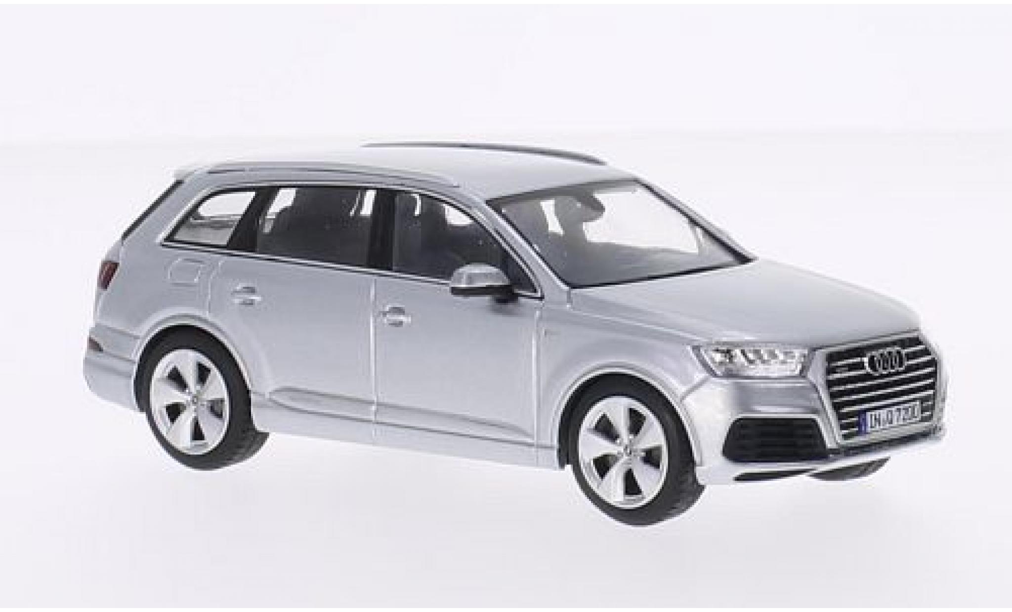Audi Q7 1/43 Spark grigio 2015 modellino in miniatura