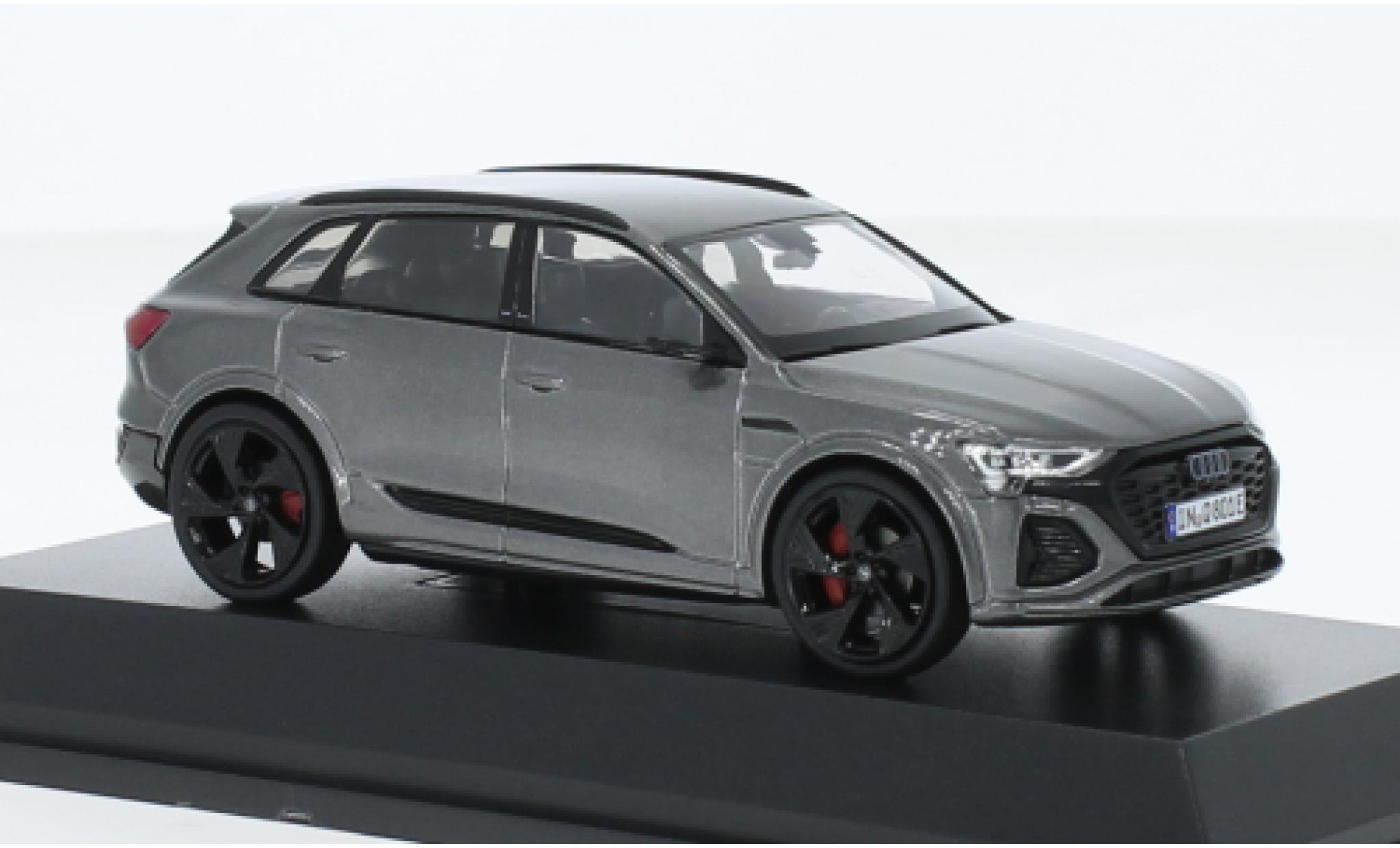 Audi Q8 1/43 I Spark e-tron metallise grau 2023 modellino in miniatura