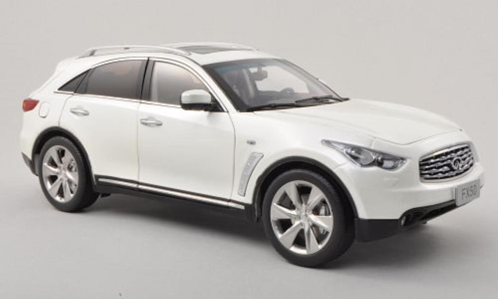 Infiniti FX50 1/18 Paudi bianco 2011 modellino in miniatura