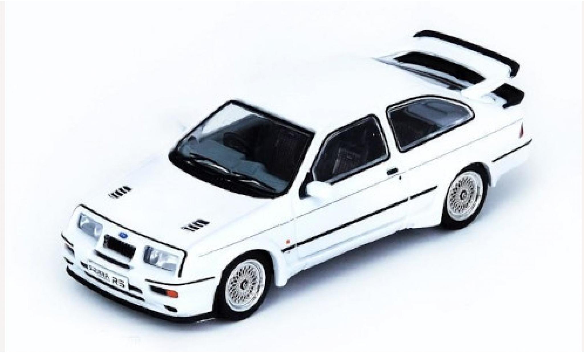 Ford Sierra 1/64 INNO64 RS 500 Cosworth bianco RHD 1986 modellino in miniatura