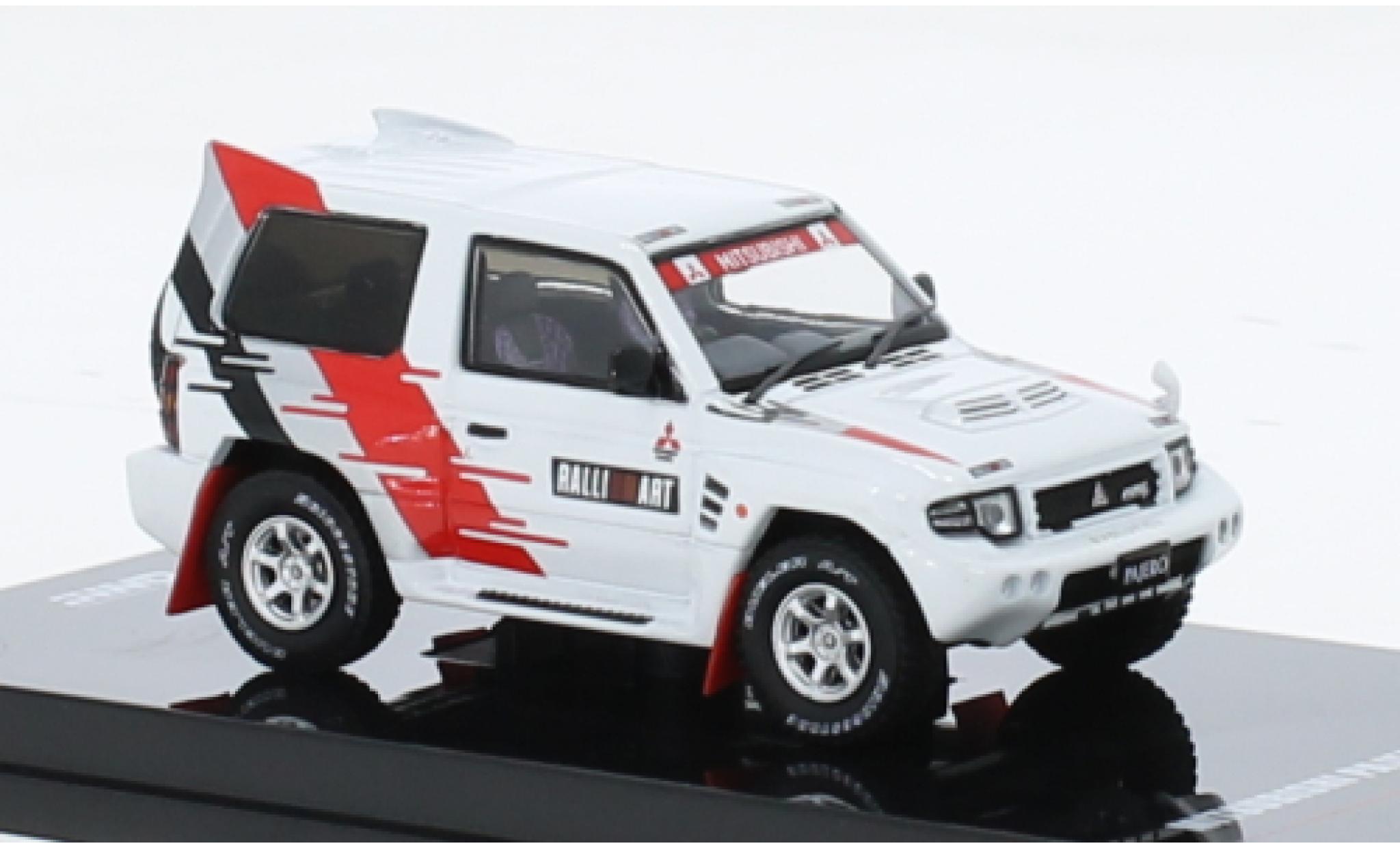 Mitsubishi Pajero 1/64 INNO64 Evolution Ralliart weiss/Dekor RHD 1:64 modellino in miniatura