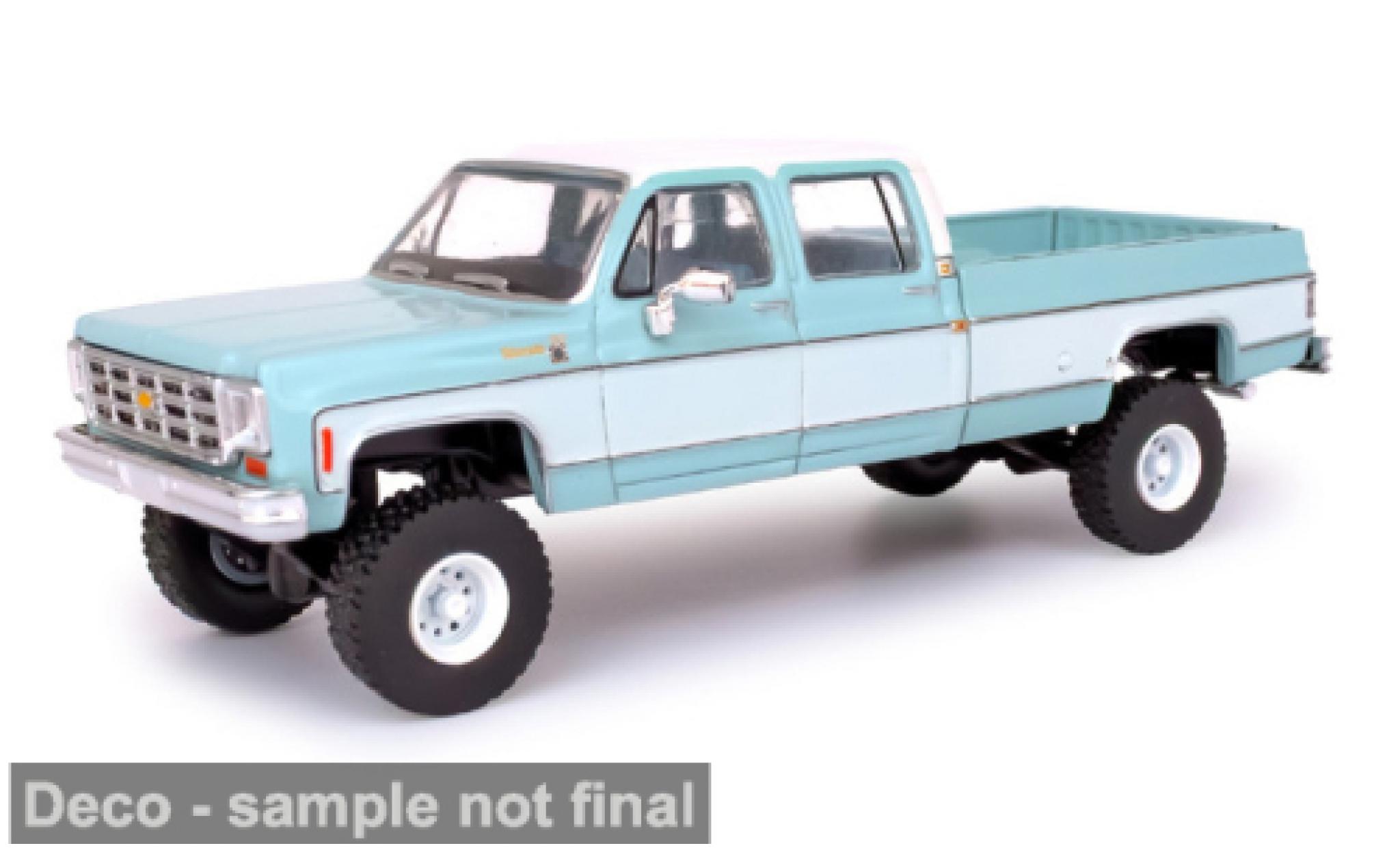 Chevrolet Silverado 1/64 IXO America K30 Crew Cab Fleetside Lifted blau/weiss 1978 1:64 modellino in miniatura