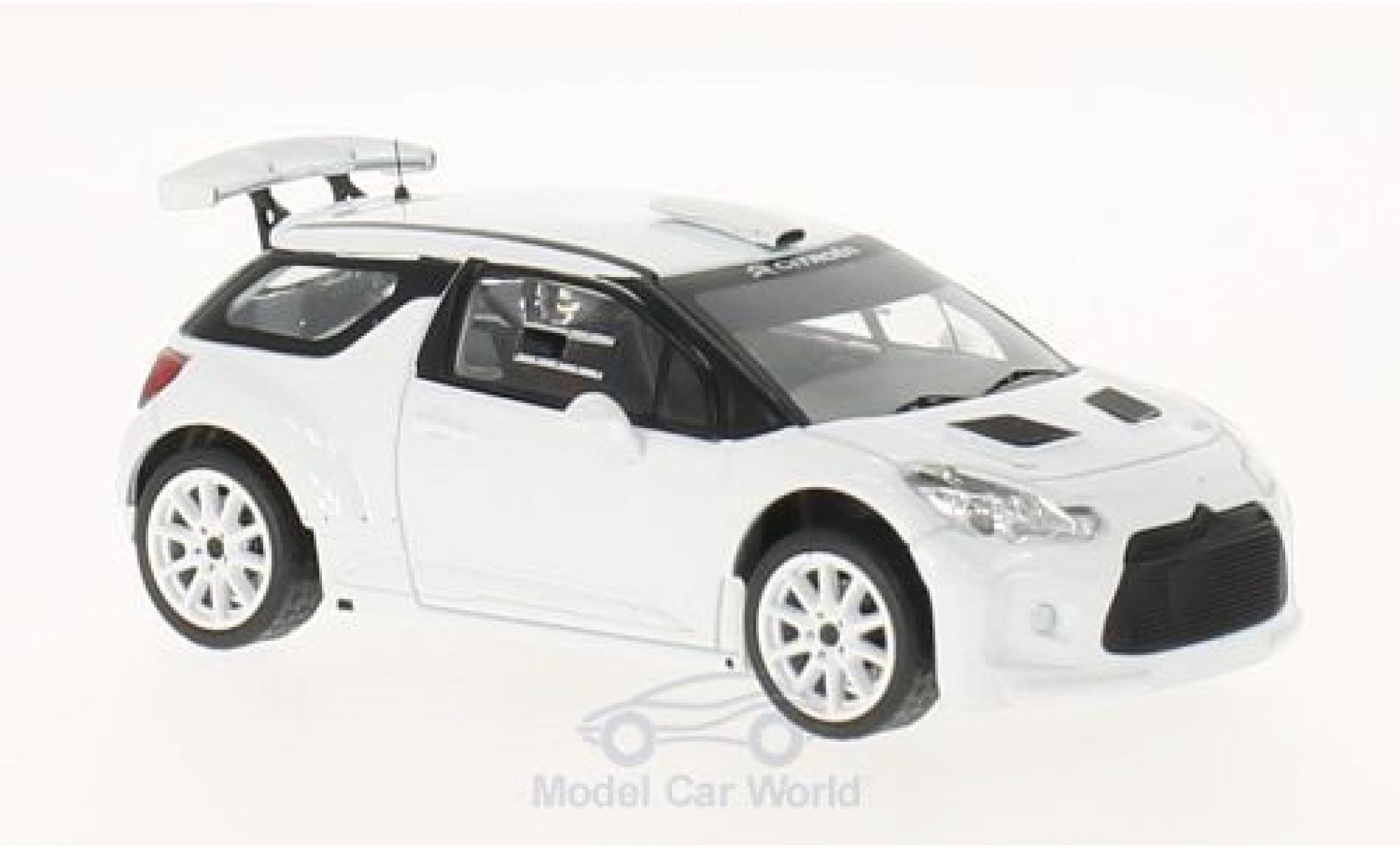 DS Automobiles DS3 1/43 IXO Citroen R5 2015 Plain Body Version inklusive 4 Ersatzräder modellino in miniatura