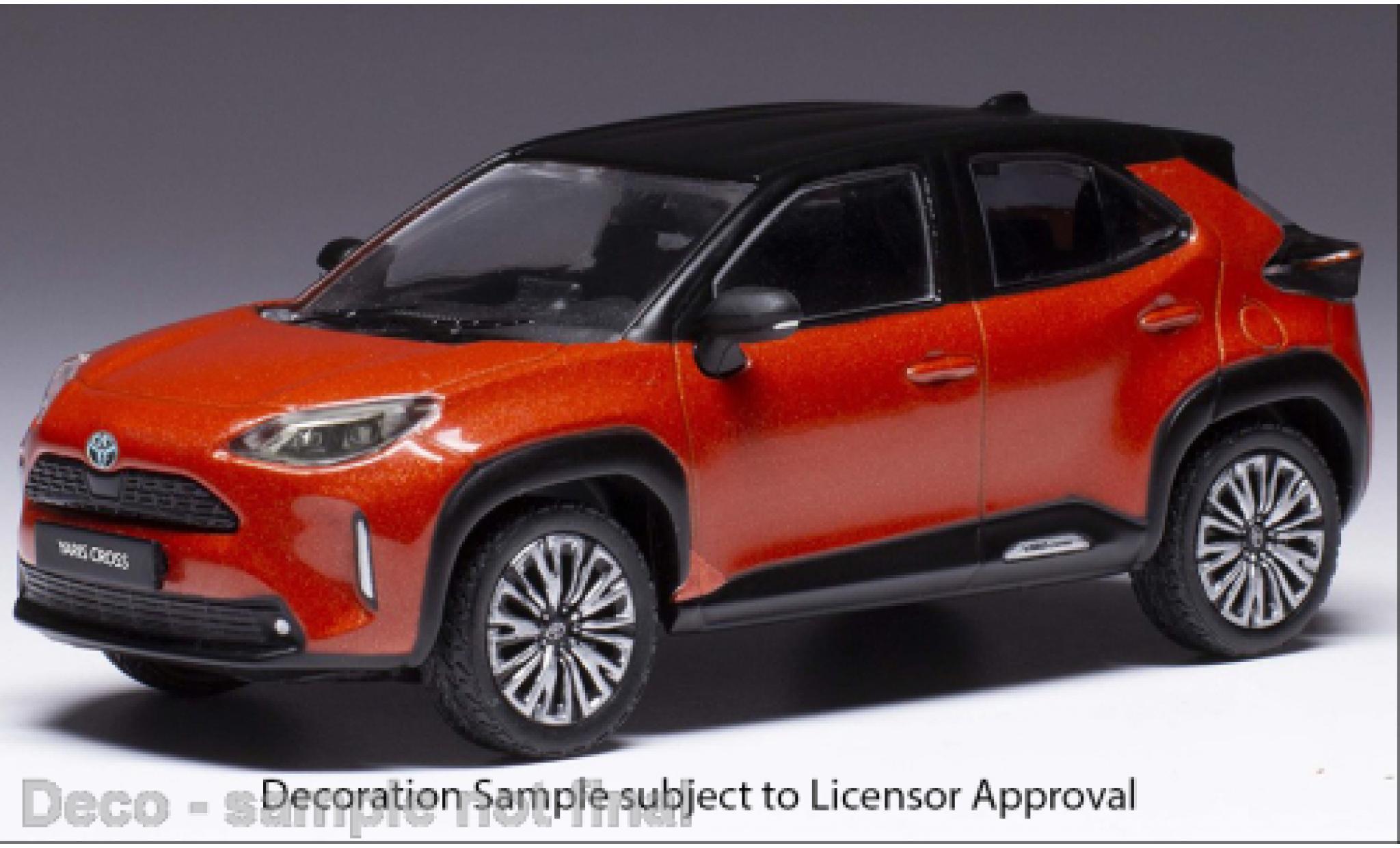 Toyota Yaris 1/43 IXO Cross metallise orange 2022 modellino in miniatura
