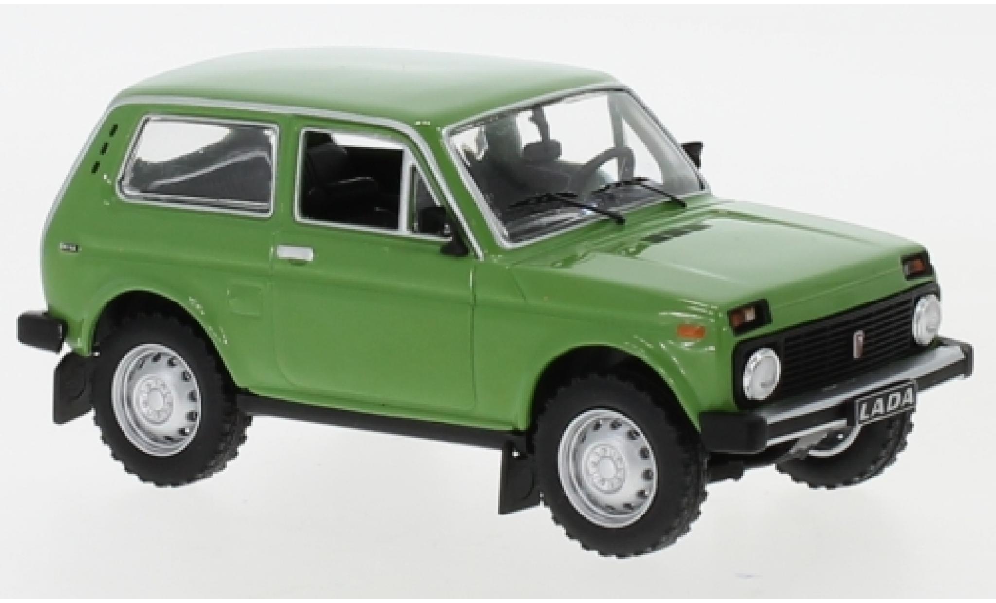 Lada Niva 1/43 IXO verde 1978 modellino in miniatura