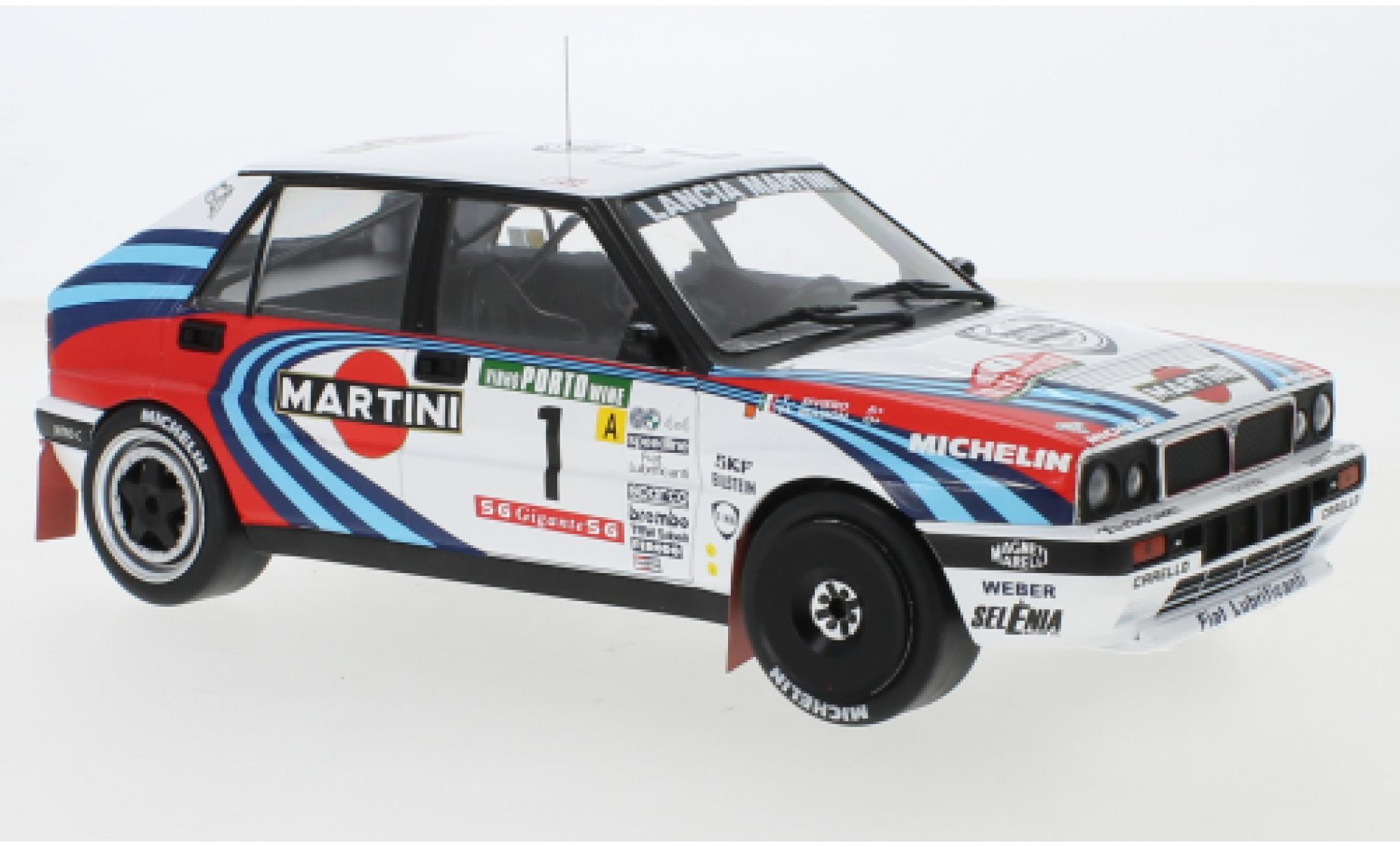 Lancia Delta 1/18 IXO Integrale 16V No.1 Martini Rallye WM Rally Portugal 1990 M.Biasion/T.Siviero modellino in miniatura