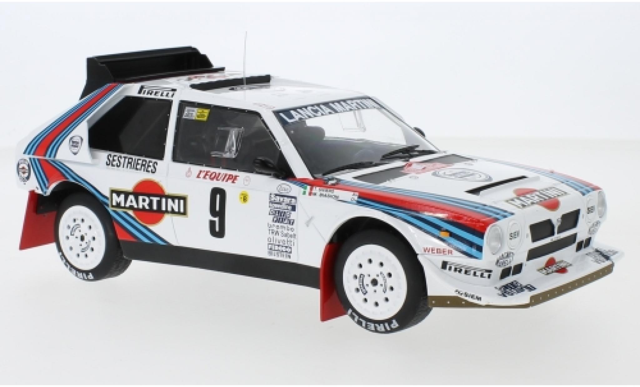 Lancia Delta 1/18 IXO S4 No.9 Martini Racing Martini Rally Monte Carlo 1986 M.Biasion/T.Siviero modellino in miniatura