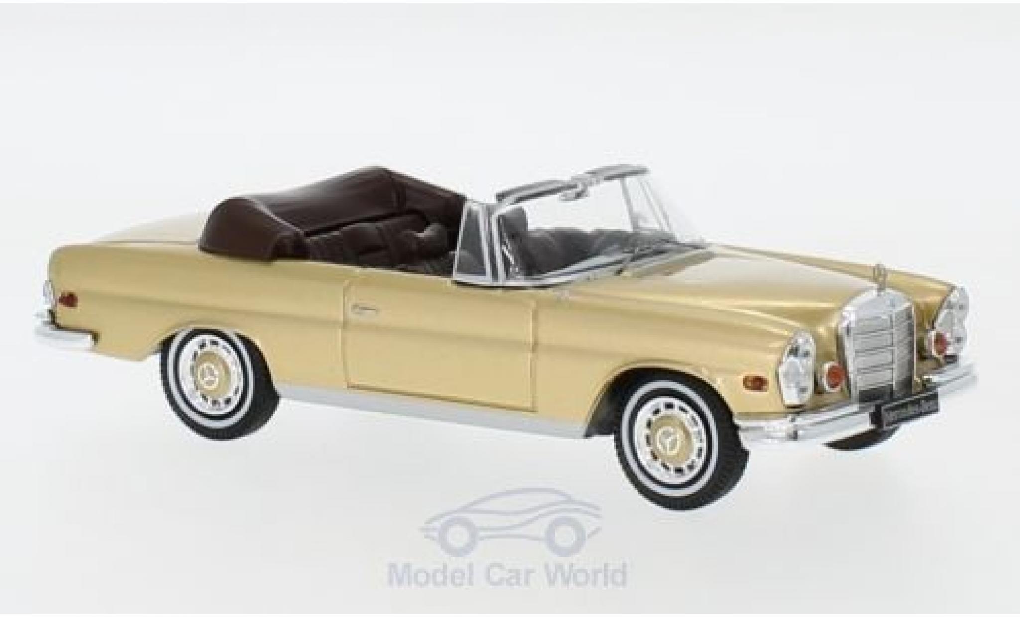 Mercedes 280 1/43 IXO SE (W111) 3.5 gold 1969 modellino in miniatura