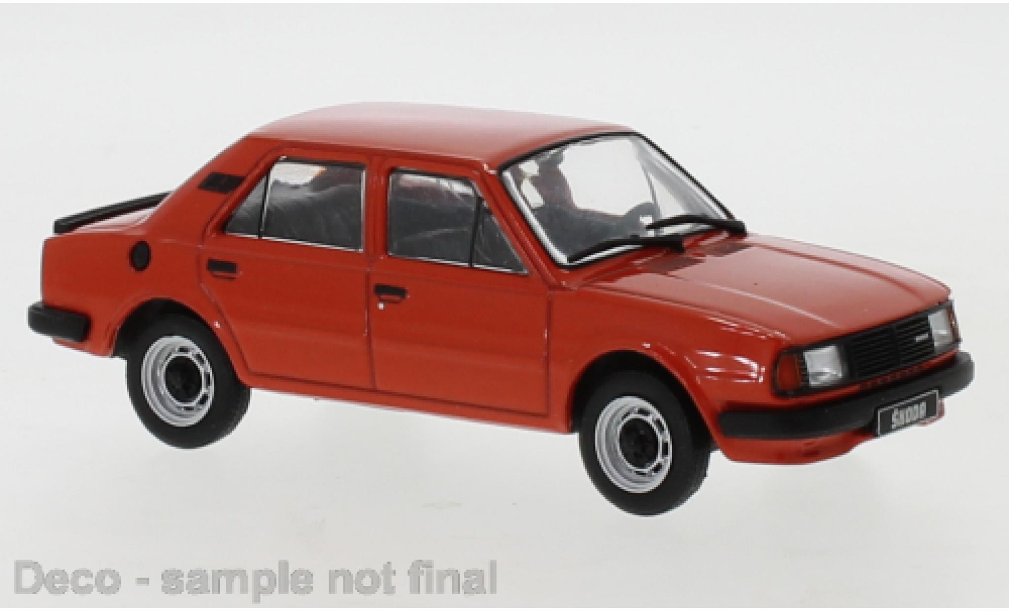 Skoda 120 1/43 IXO L rosso 1983 modellino in miniatura