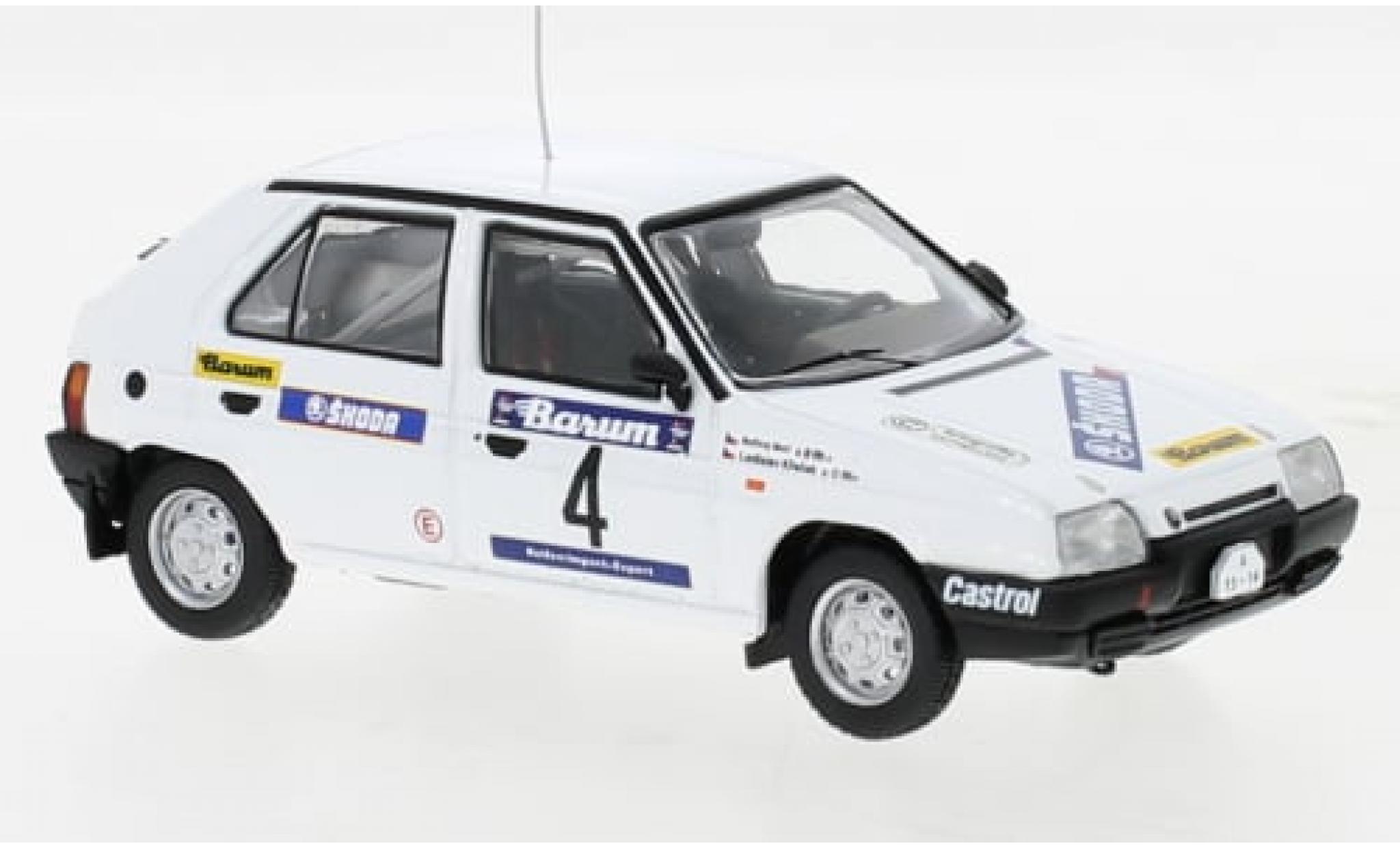 Skoda Favorit 1/43 IXO 136L No.4 Rallye Valašskaá Zima 1989 1:43 modellino in miniatura