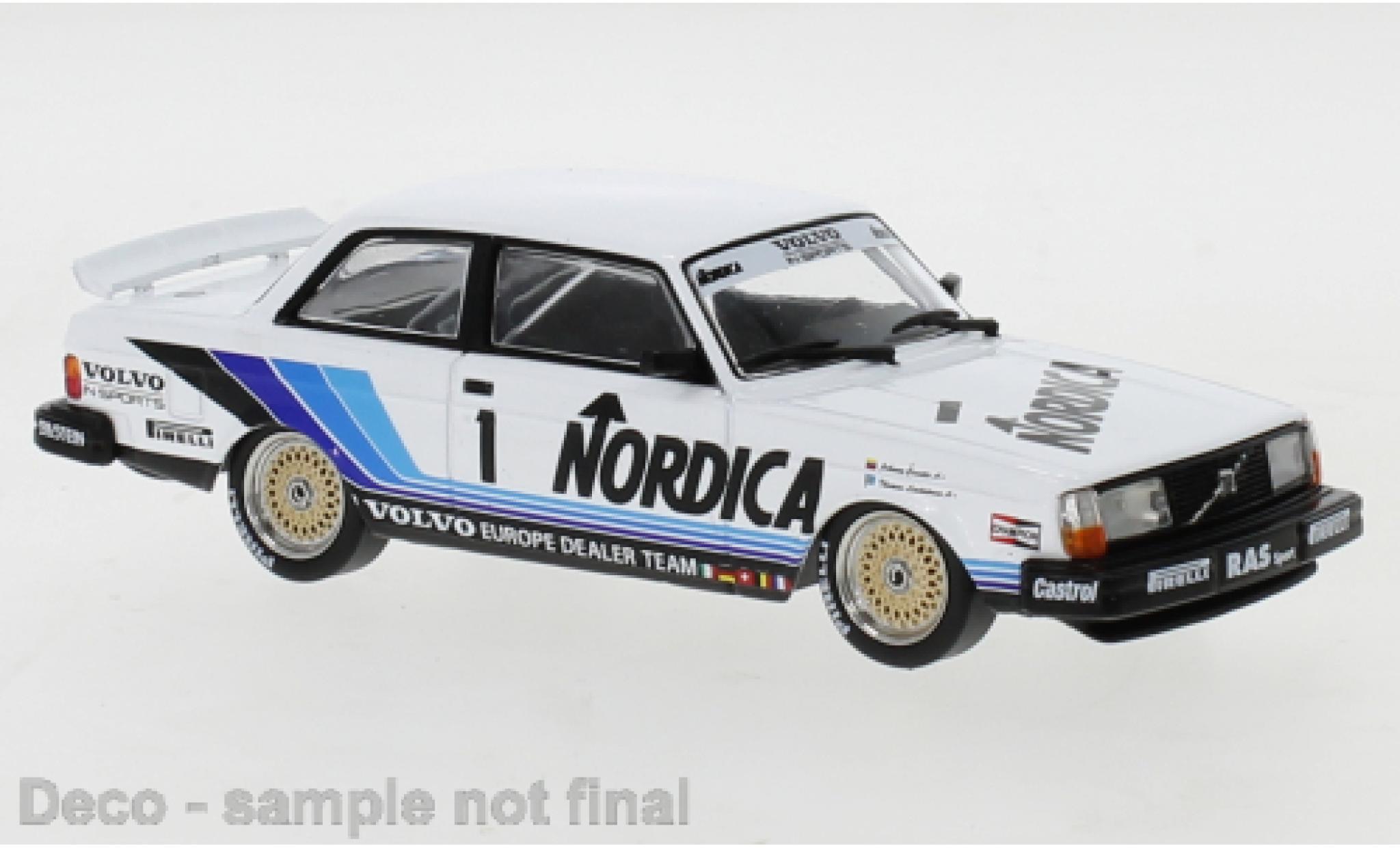 Volvo 240 1/43 IXO No.1 Europe Dealer Team Nordica ETCC Brünn 1986 J.Cecotto/A.Olofsson modellino in miniatura