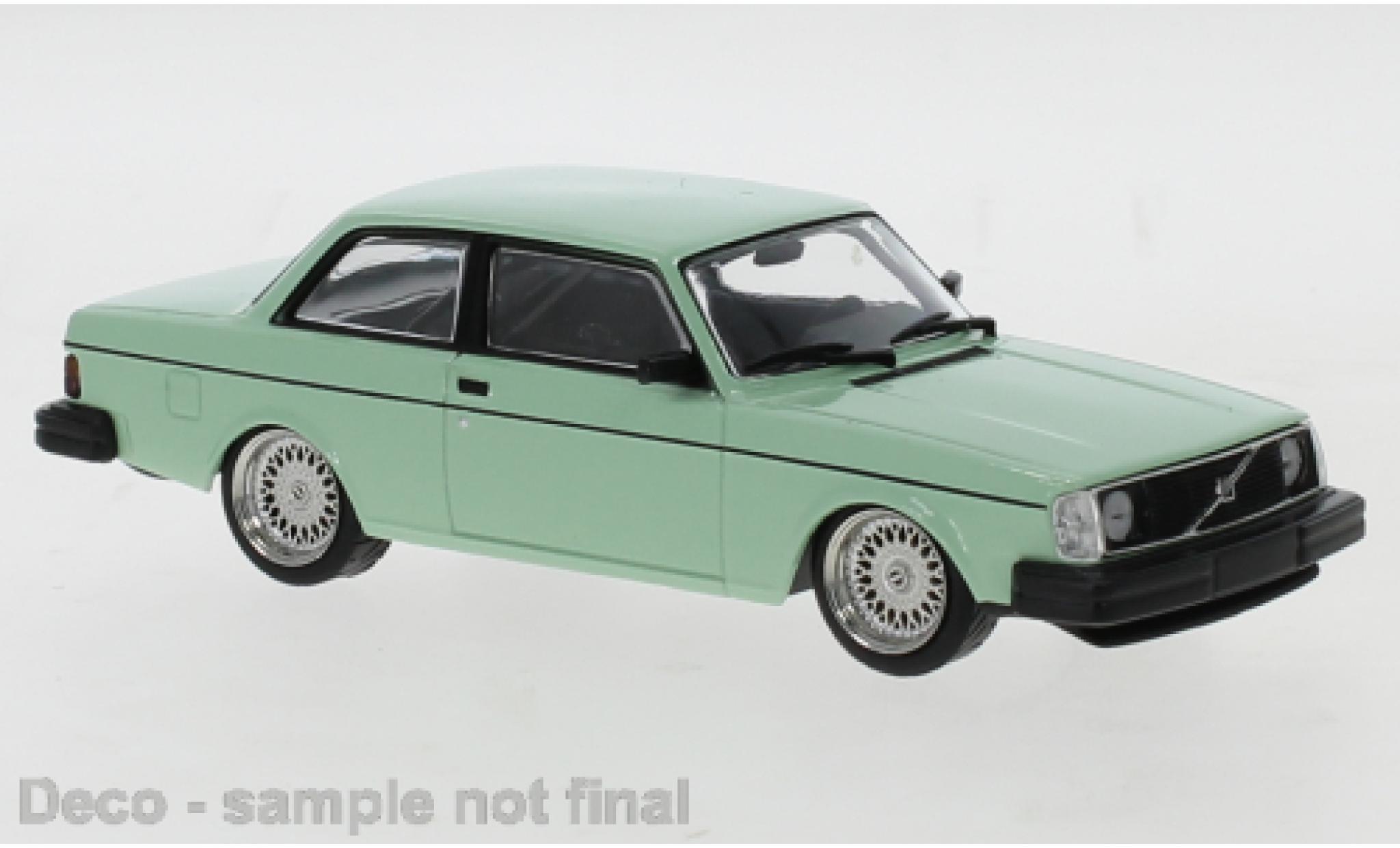 Volvo 242 1/43 IXO Custom verde 1980 modellino in miniatura