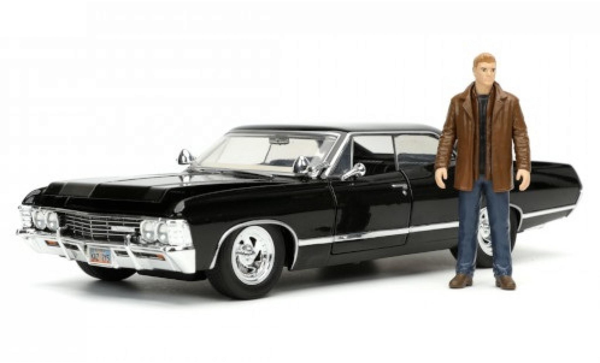 Chevrolet Impala 1/24 Jada Toys Sport Sedan Supernatural 1967 mit Figur modellino in miniatura