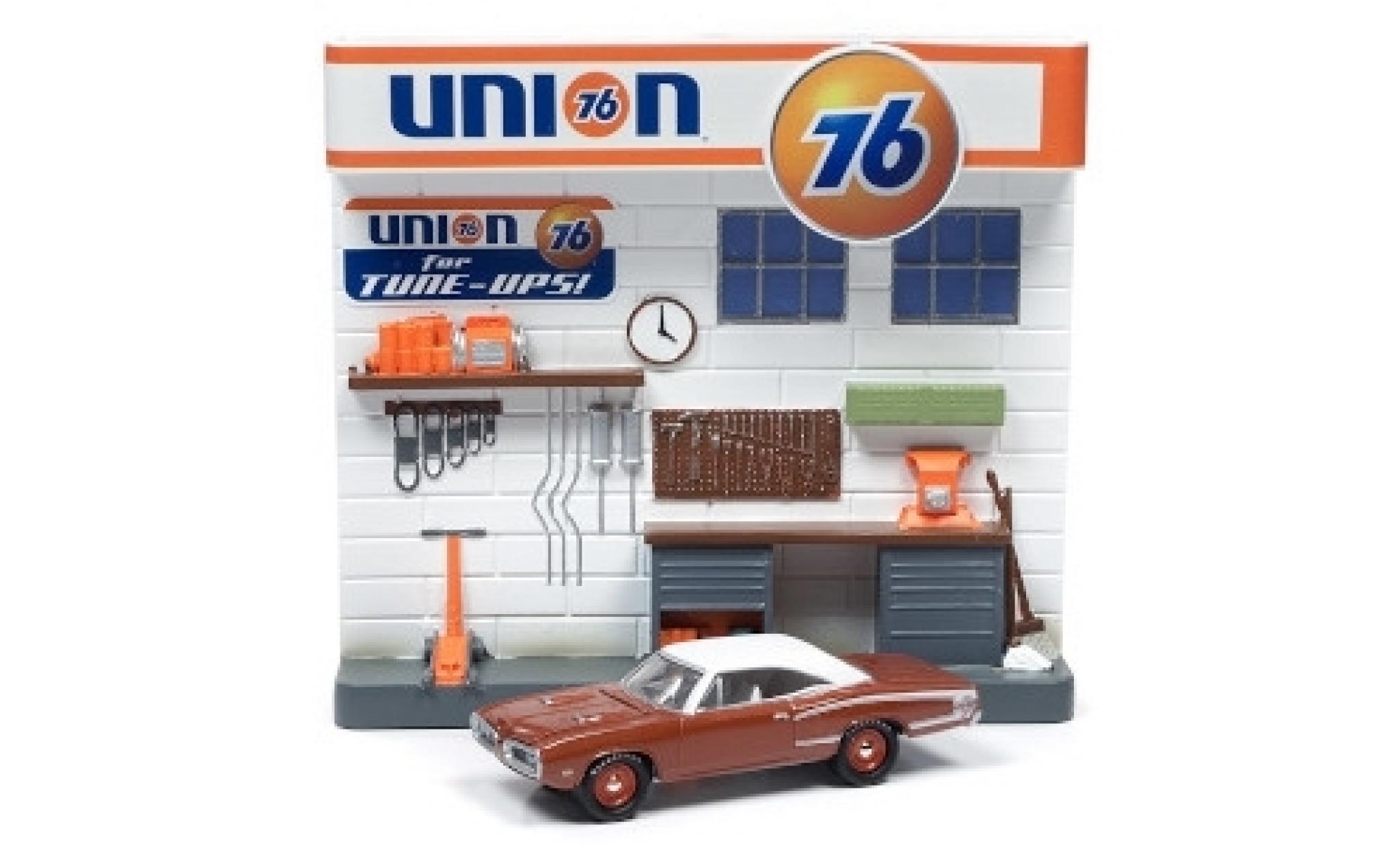 Dodge Coronet 1/64 Johnny Lightning Super Bee metallico marroneee/matt-bianco 1976 Diorama modellino in miniatura