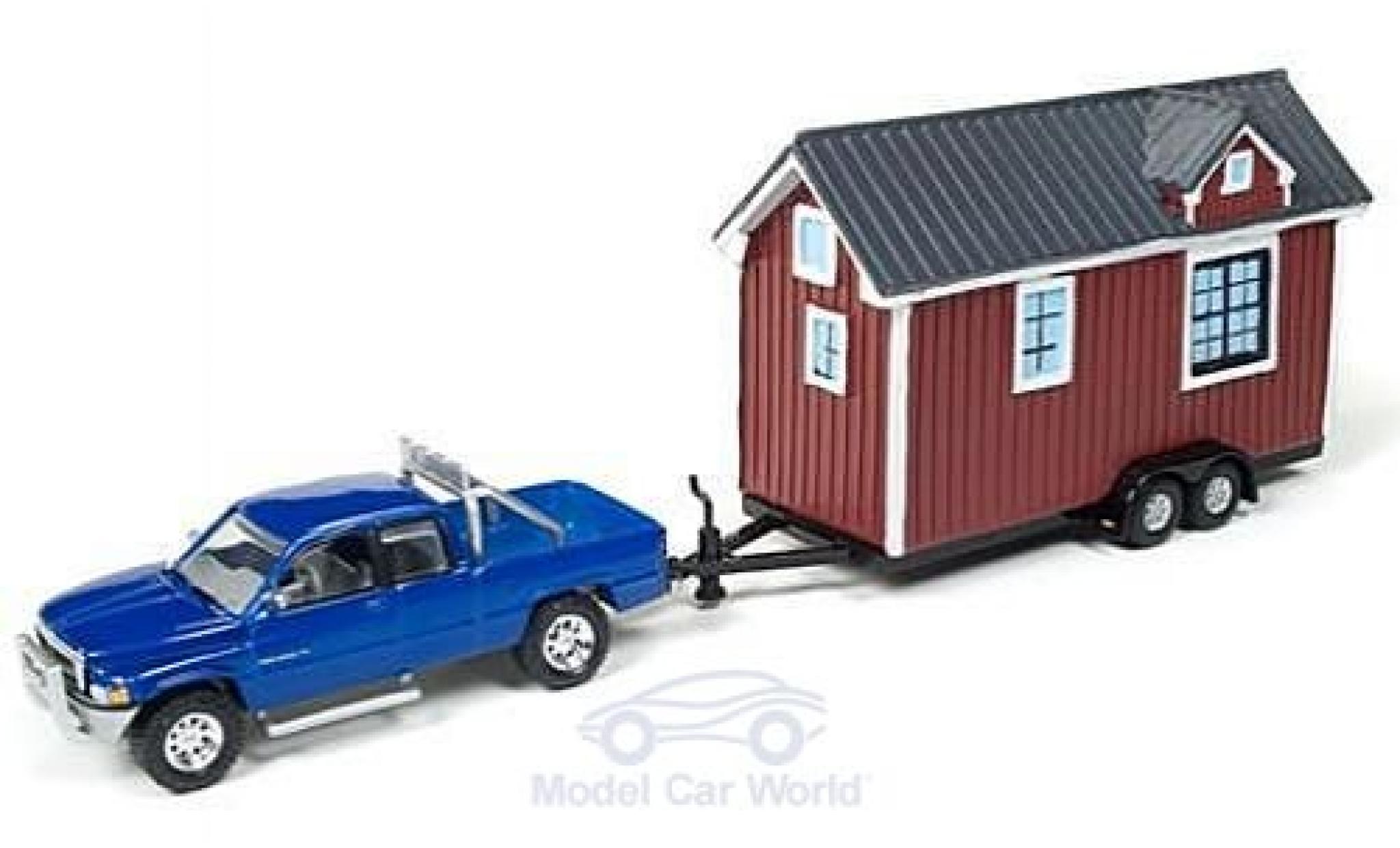 Dodge RAM 1/64 Johnny Lightning Ram 1500 metallico blu 1996 mit Tiny House ohne Vitrine modellino in miniatura