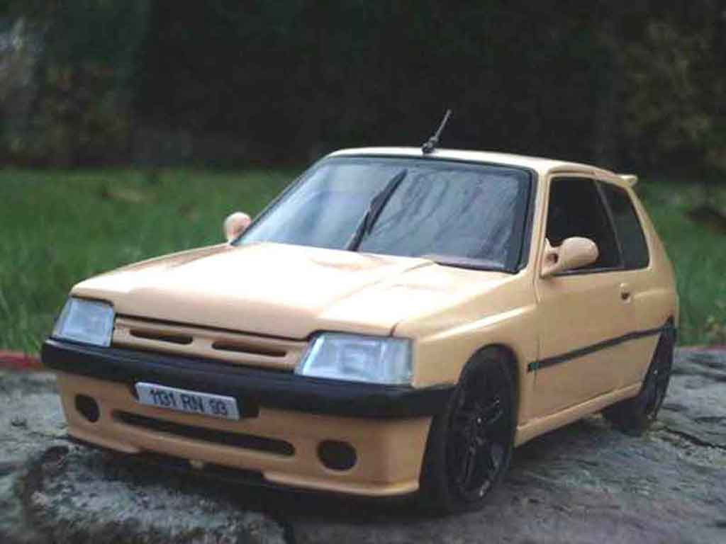 Peugeot 205 GTI 1/18 Solido Auto Tuning 93 GTI abricot modellino in miniatura