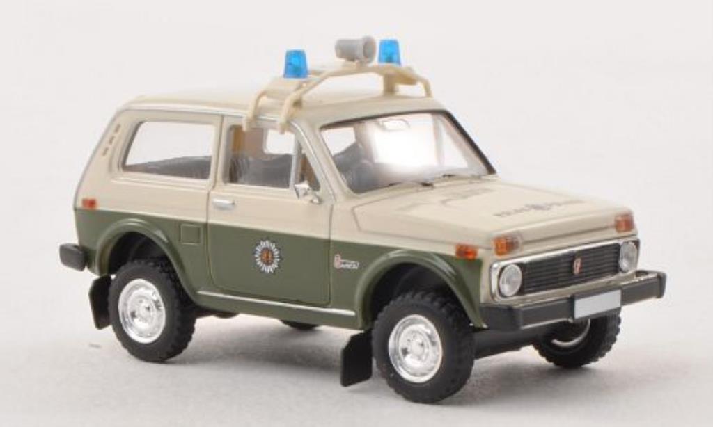 Lada Niva 1/87 Brekina Volkspolizei bianco/grun modellino in miniatura