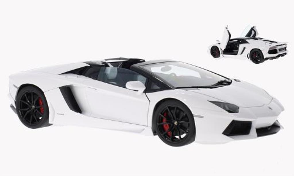 Lamborghini Aventador LP700-4 1/18 Autoart LP700-4 Roadster bianco 2013 modellino in miniatura