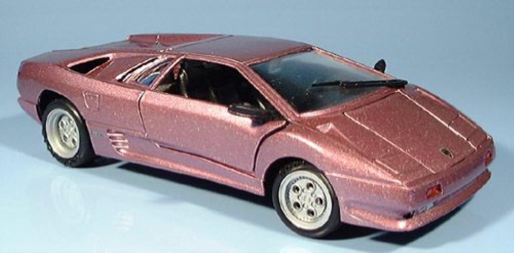 Lamborghini Diablo 1/24 Motormax lila modellino in miniatura