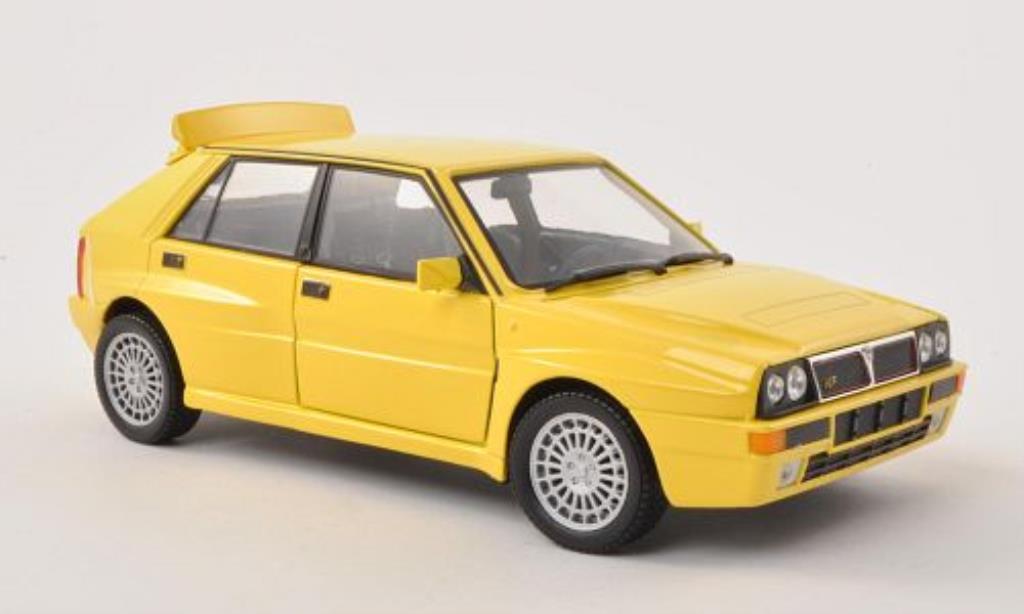 Lancia Delta 1/24 Burago HF Integrale EVO giallo modellino in miniatura