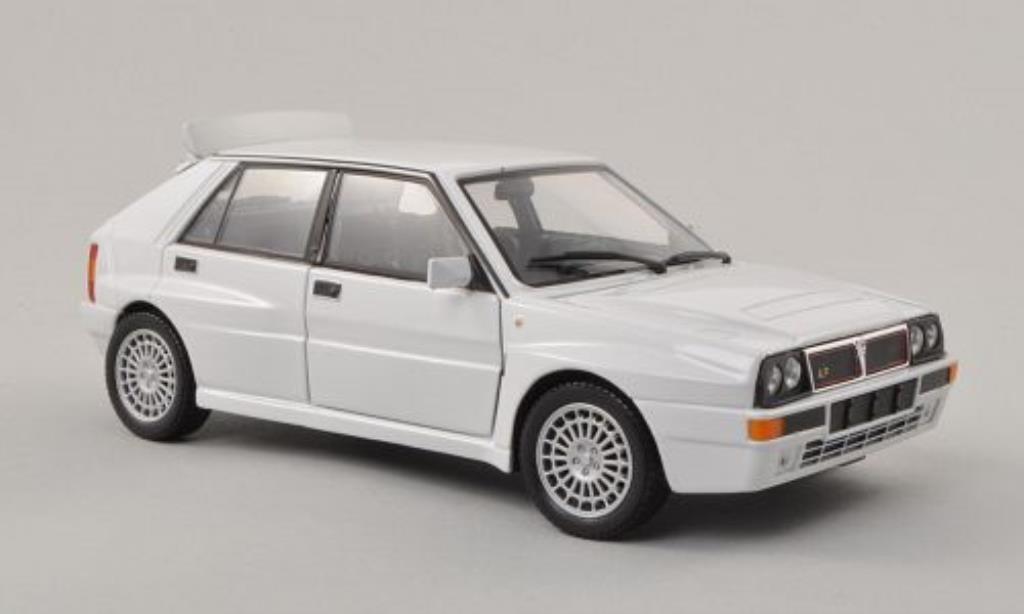 Lancia Delta 1/24 Burago HF Integrale EVO bianco modellino in miniatura