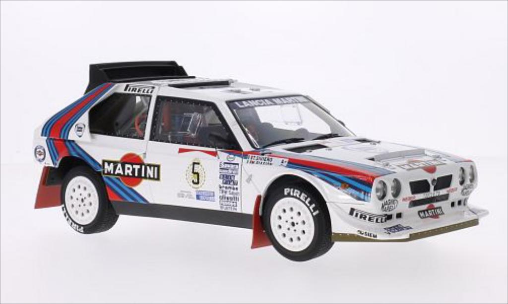 Lancia Delta S4 1/18 Autoart S4 No.5 Martini Rallye WM Rallye Argentinien 1986 /T.Siviero modellino in miniatura