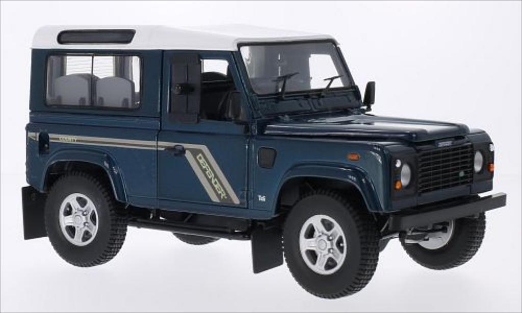 Land Rover Defender 1/18 Universal Hobbies 90 County Station Wagon metallico grun/bianco RHD 2004 modellino in miniatura