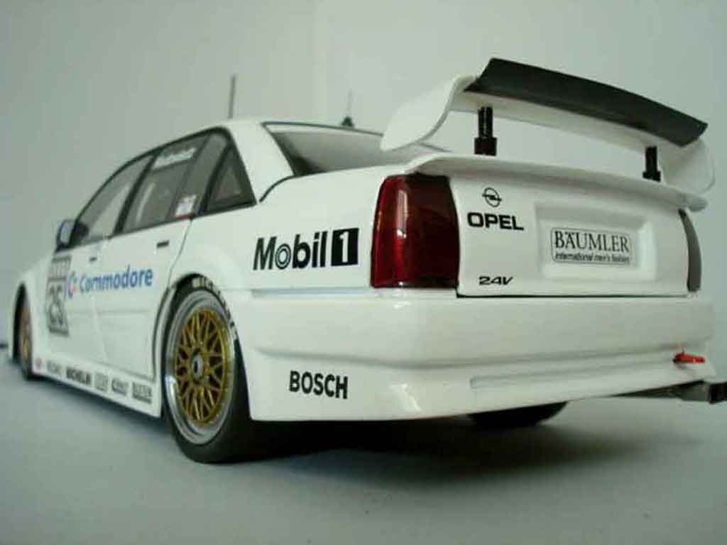 Opel Omega 1/18 Minichamps lotus 3000 24v dtm modellino in miniatura