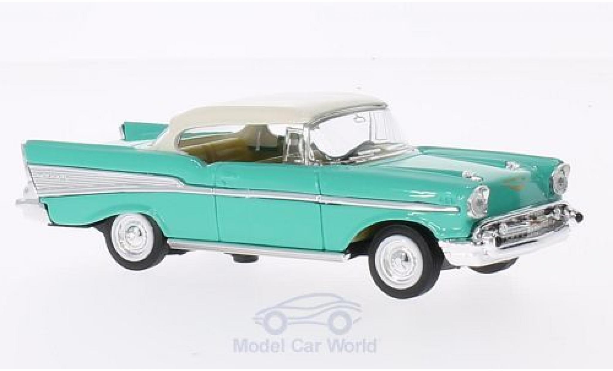 Chevrolet Bel Air 1/43 Lucky Die Cast verde/bianco 1957 ohne Vitrine modellino in miniatura