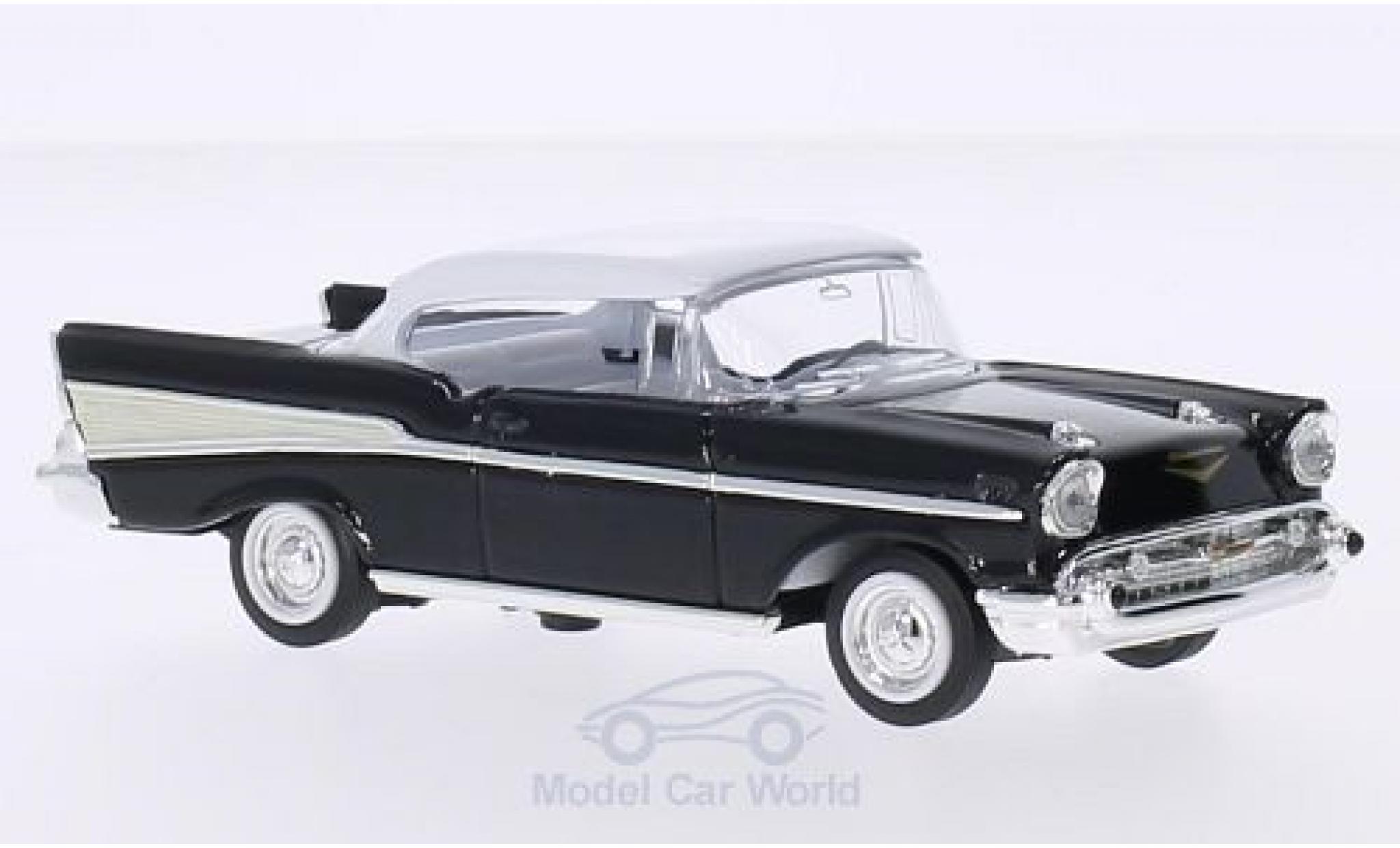Chevrolet Bel Air 1/43 Lucky Die Cast nero/bianco 1957 ohne Vitrine modellino in miniatura