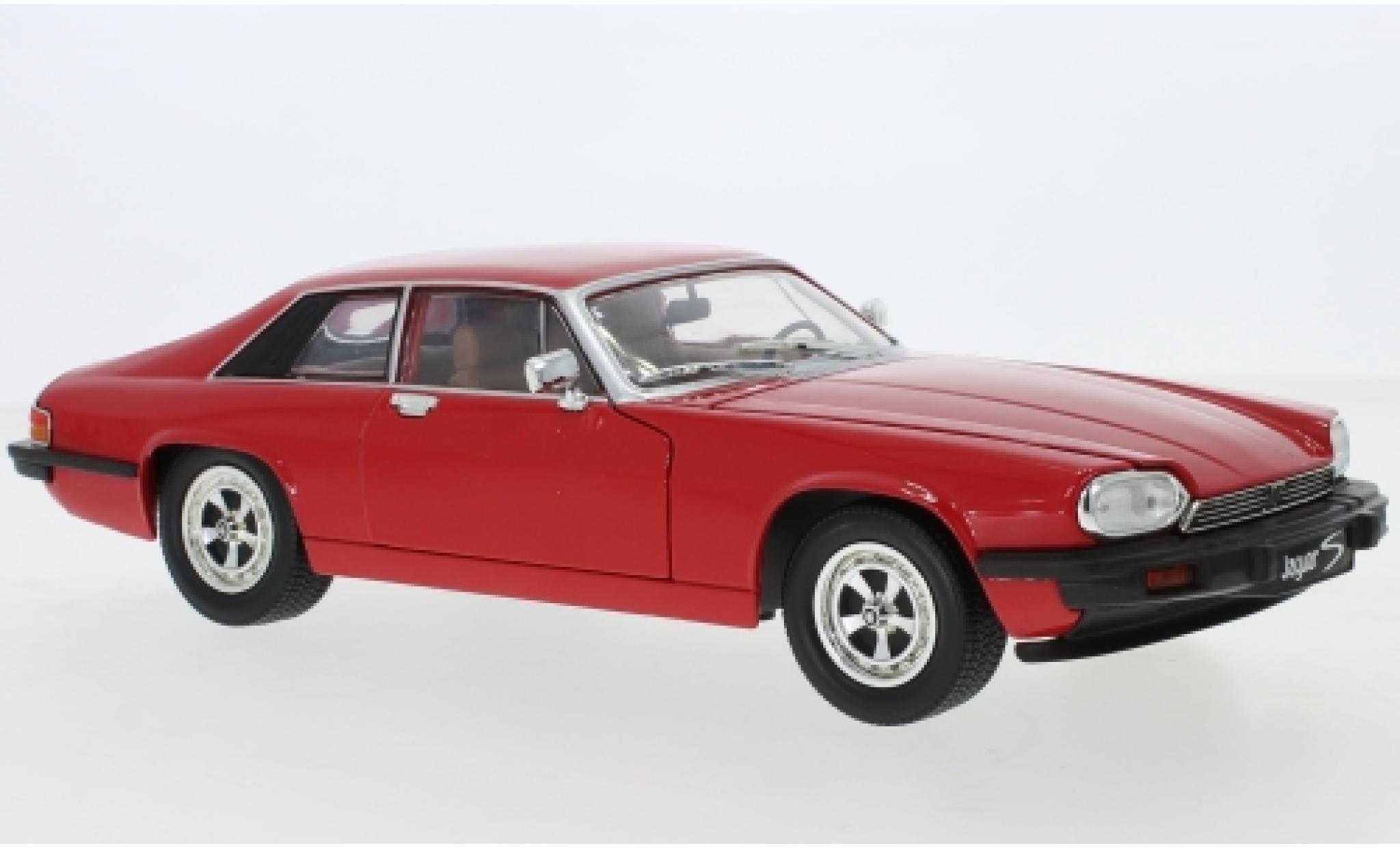 Jaguar XJS 1/18 Lucky Die Cast rosso 1975 modellino in miniatura
