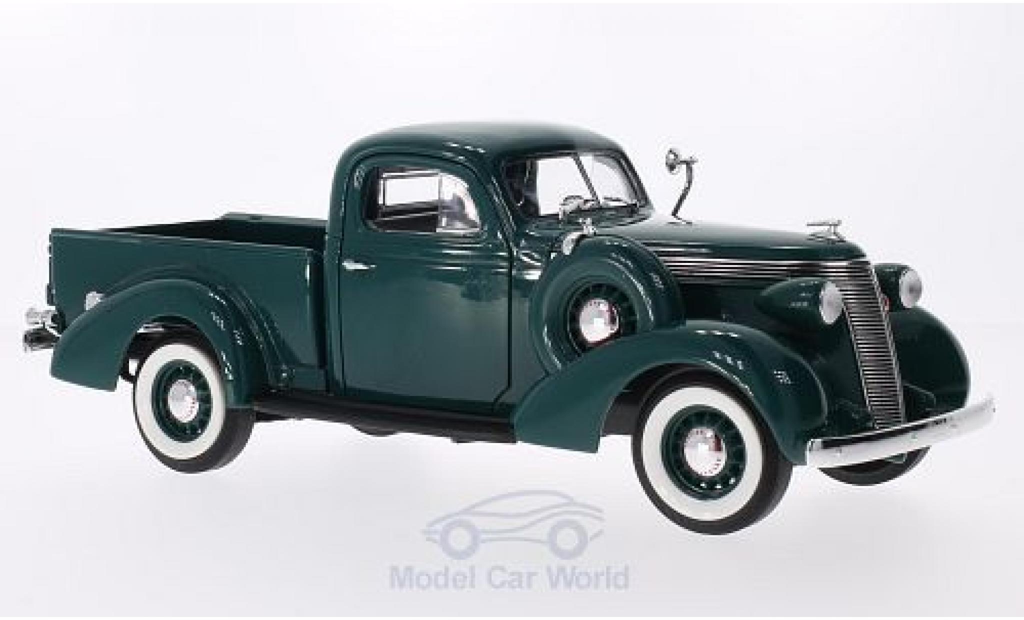 Studebaker Coupe Express 1/18 Lucky Die Cast Pick Up verde 1937 modellino in miniatura