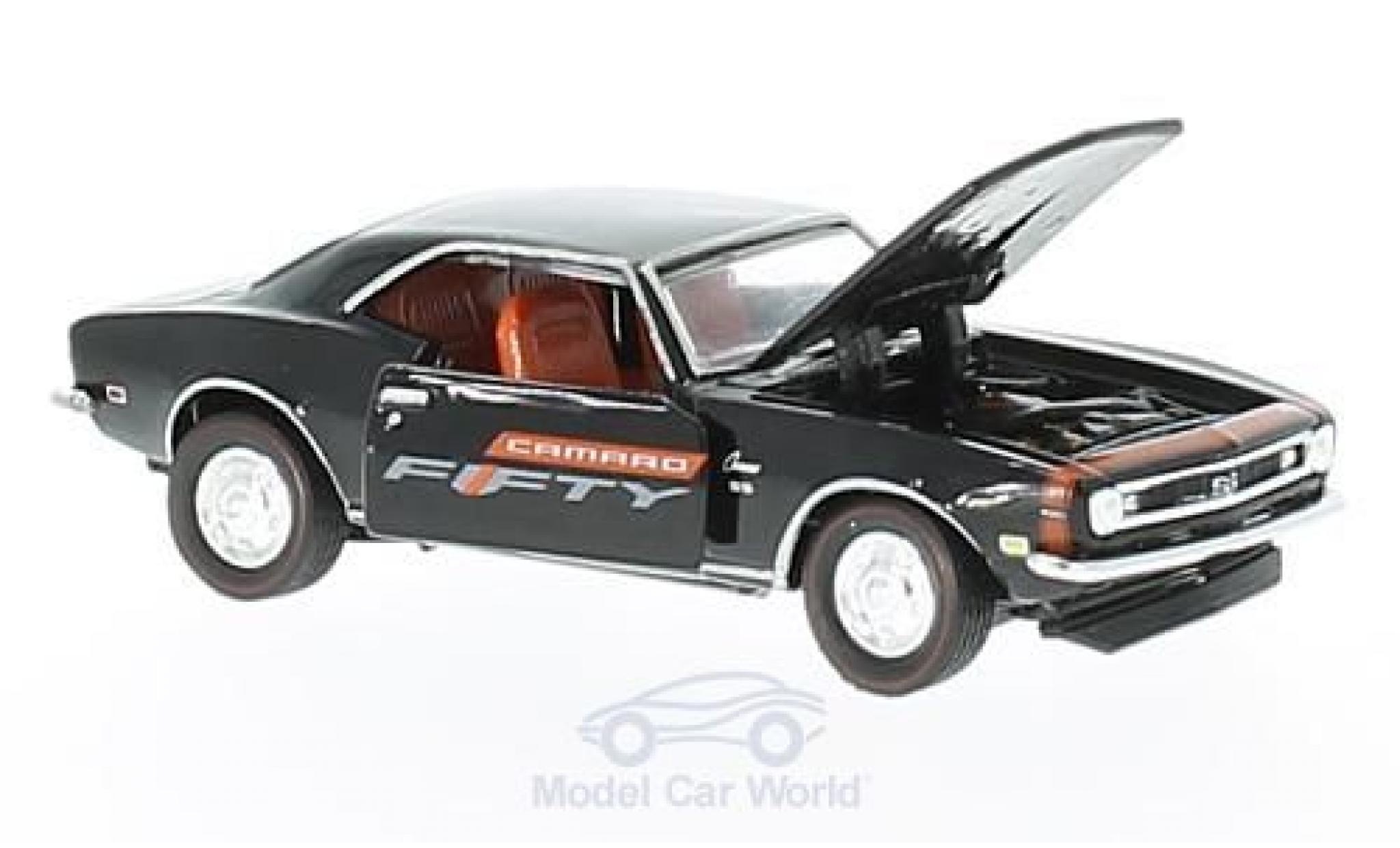Chevrolet Camaro RS 1/64 M2 Machines SS 350 nero 1968 Fifty Years modellino in miniatura