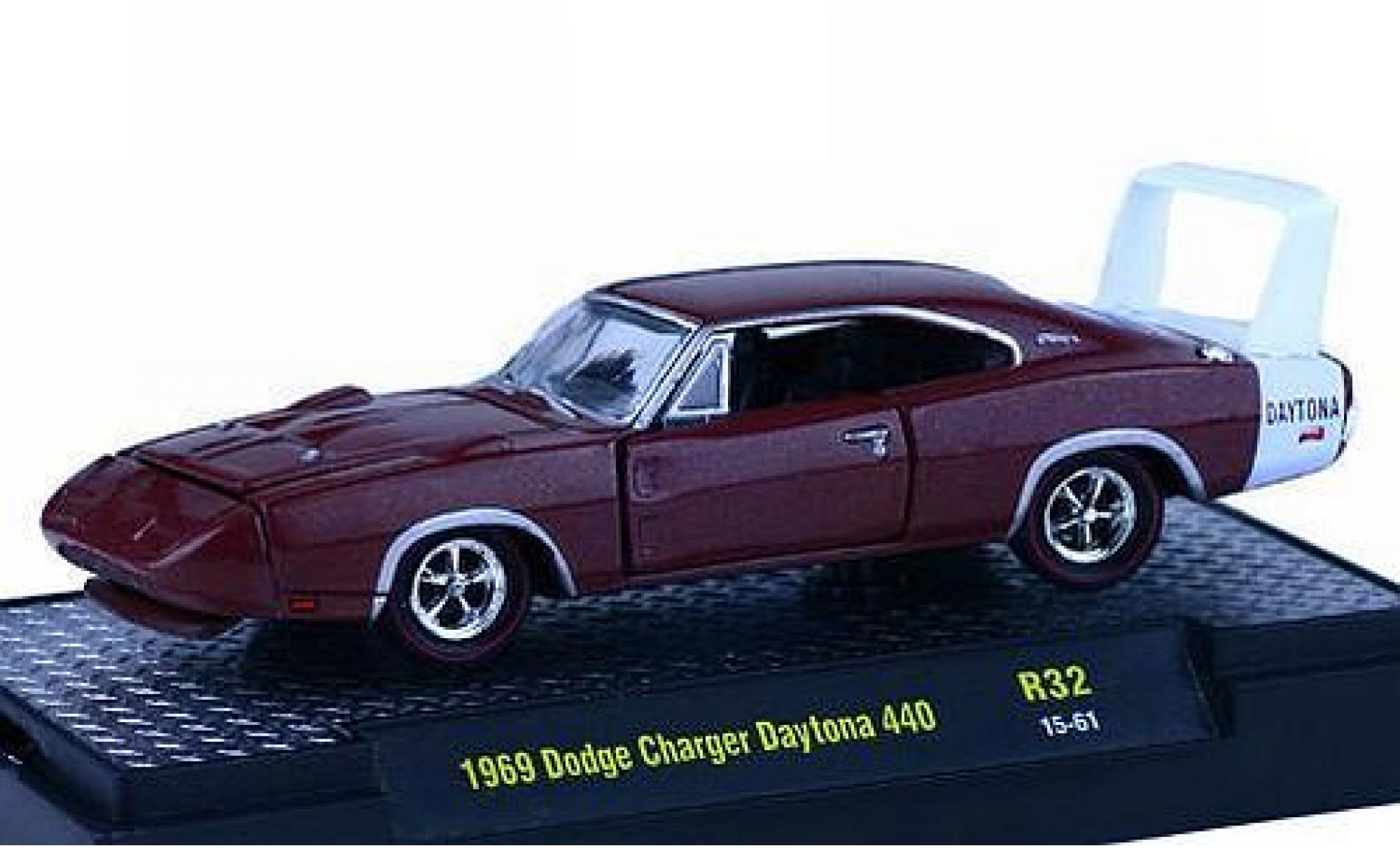 Dodge Charger 1/64 M2 Machines Daytona 440 metallico marroneee/bianco 1969 Detroit-Muscle Release 32 modellino in miniatura
